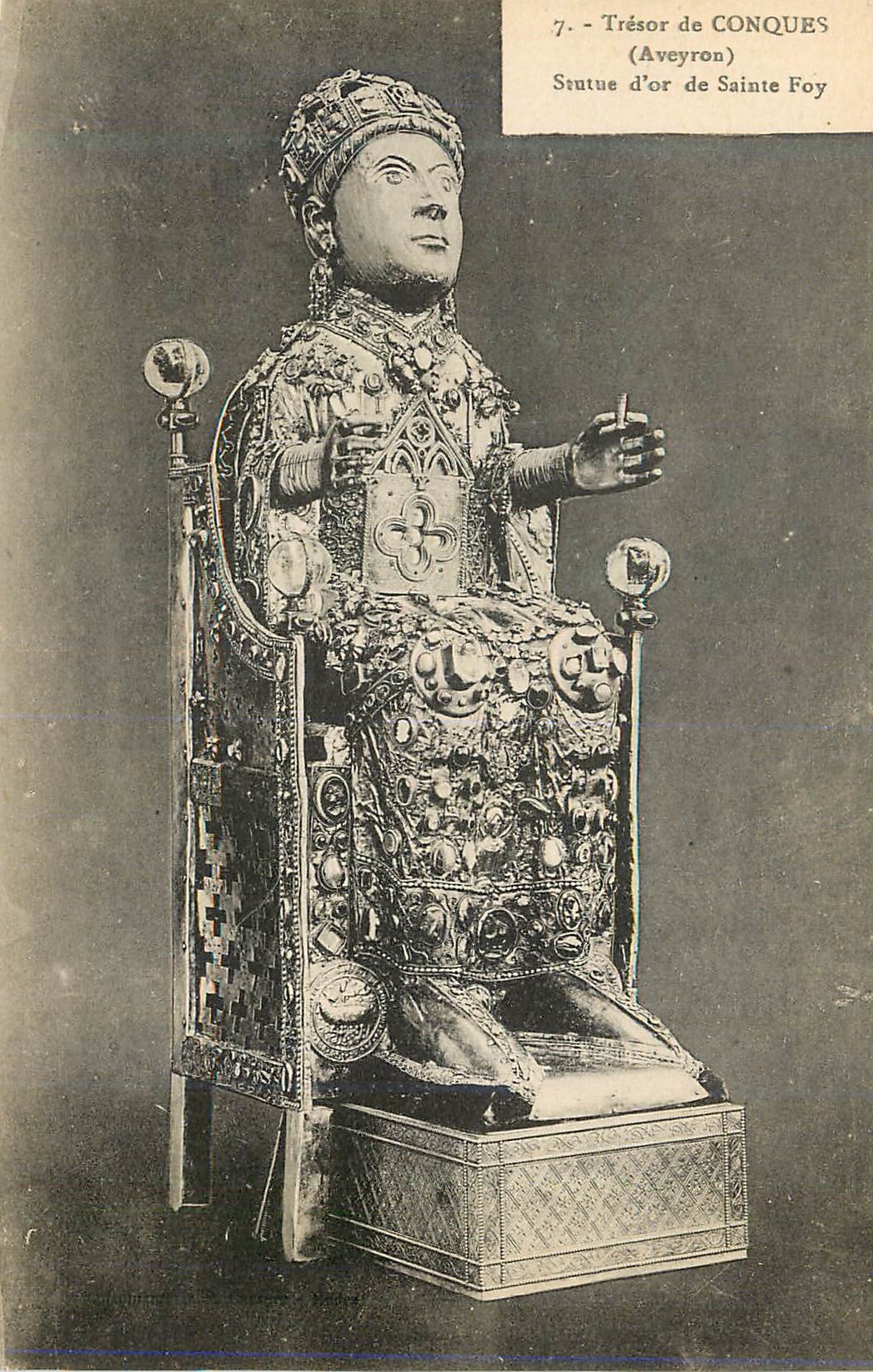 CPA Tresor de Conques (Aveyron) Statue d'or de Sainte Foy