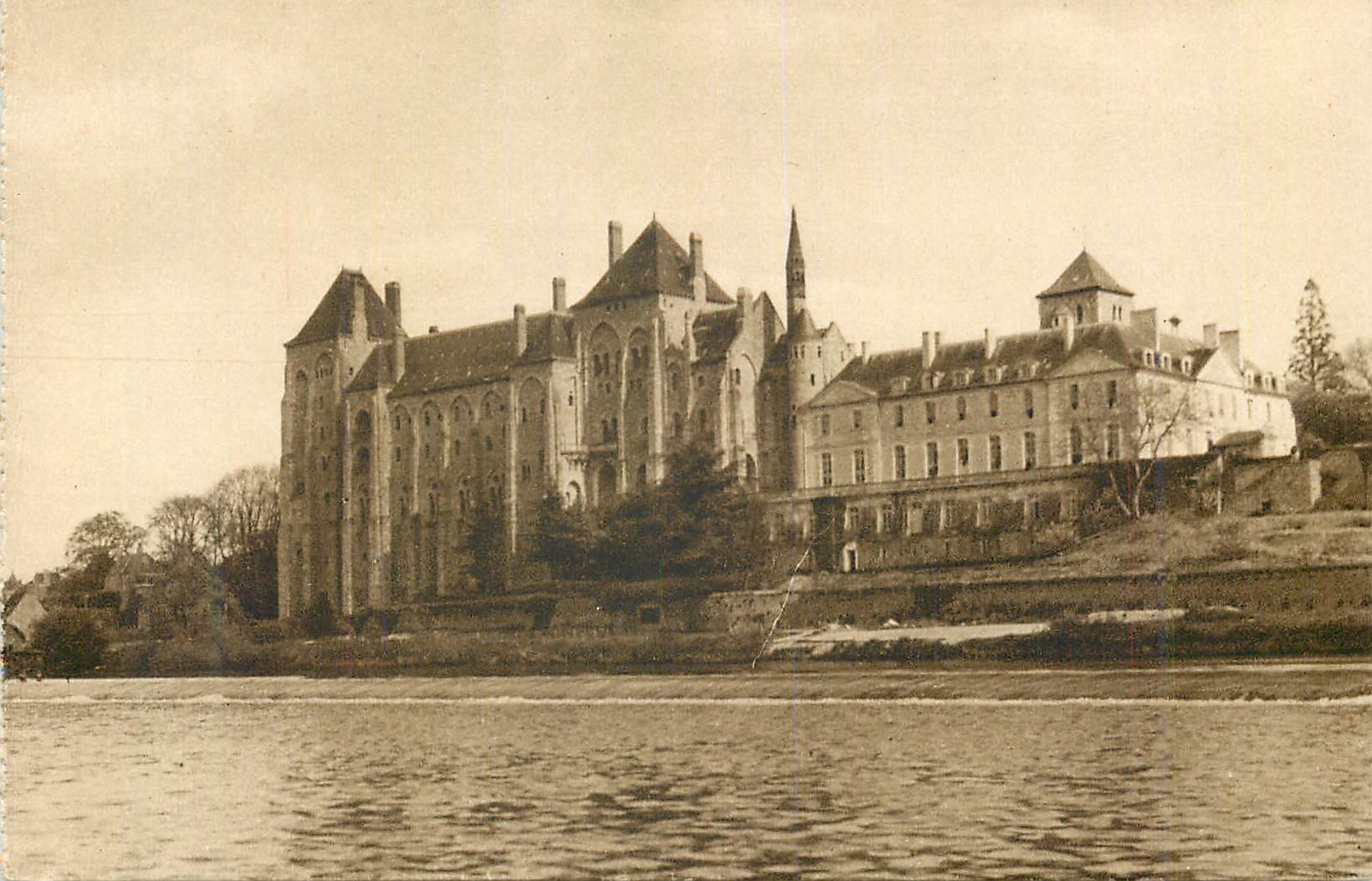 CPA L'Abbaye de Solesmes Sur le Barrage de la Sarthe