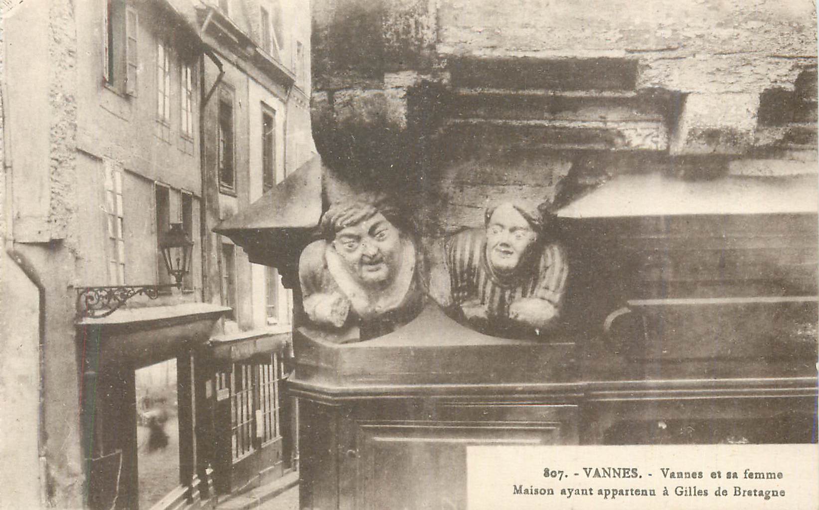 CPA Vannes Vannes et sa femme Maison ayant appartenu a Gilles de Bretagne