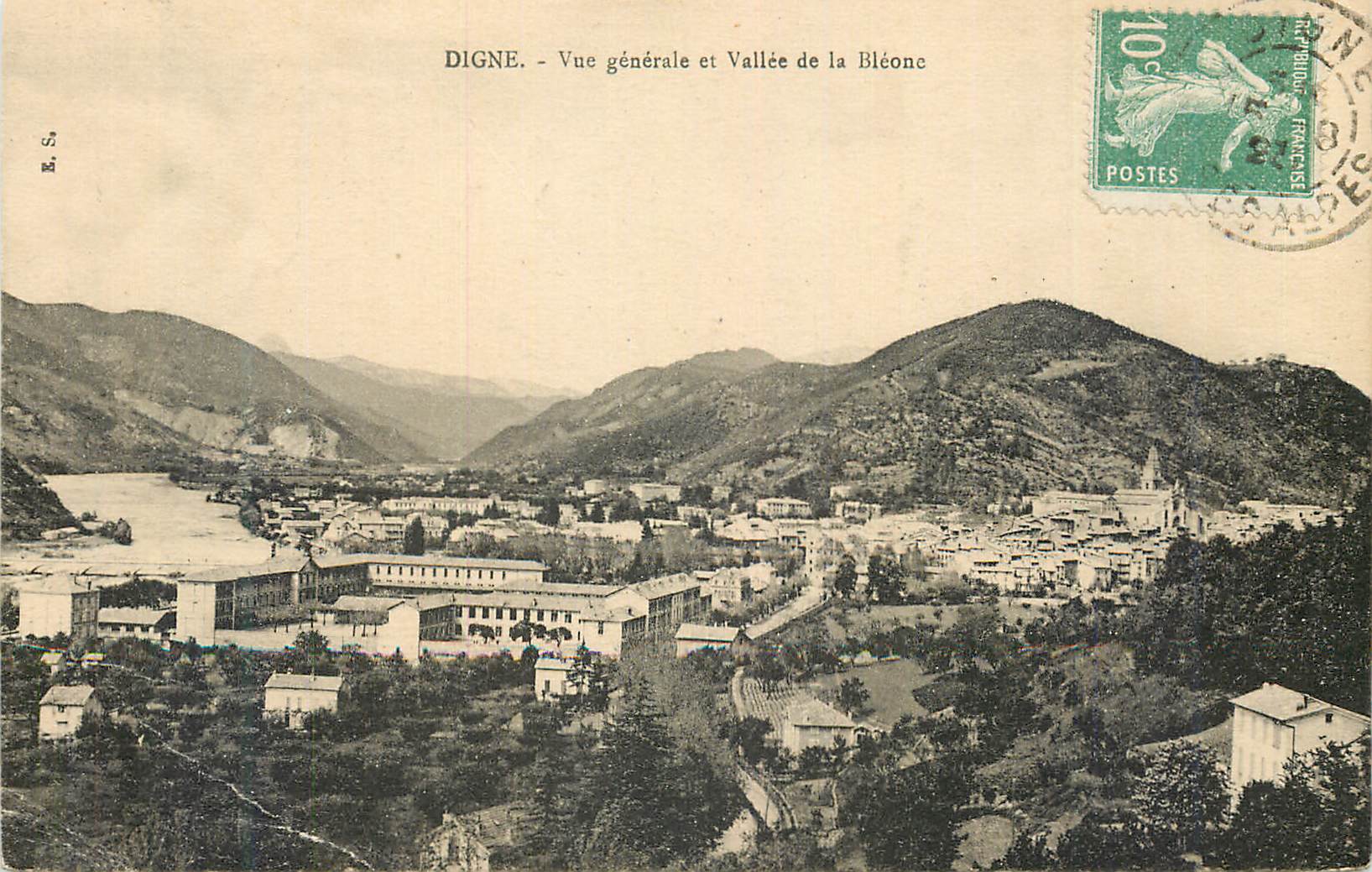 CPA Digne Vue generale et Vallee de la Bleone