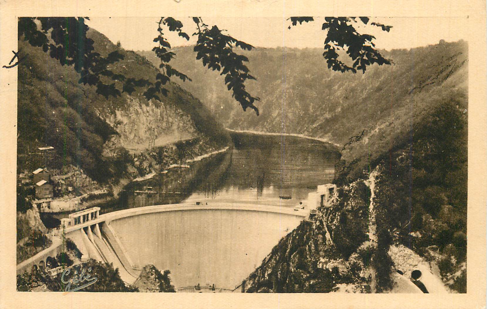 CPA Le Barrage de Mareges (Correze) Vue prise de l'aval