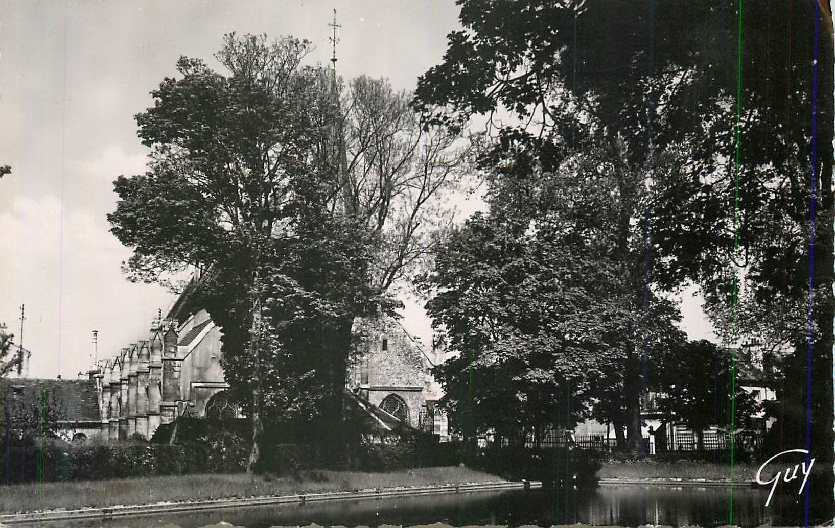 CPM Le Domaine de Sceaux et ses Merveilles L'Eglise de Sceaux (XVIIe siecle) vue du parc