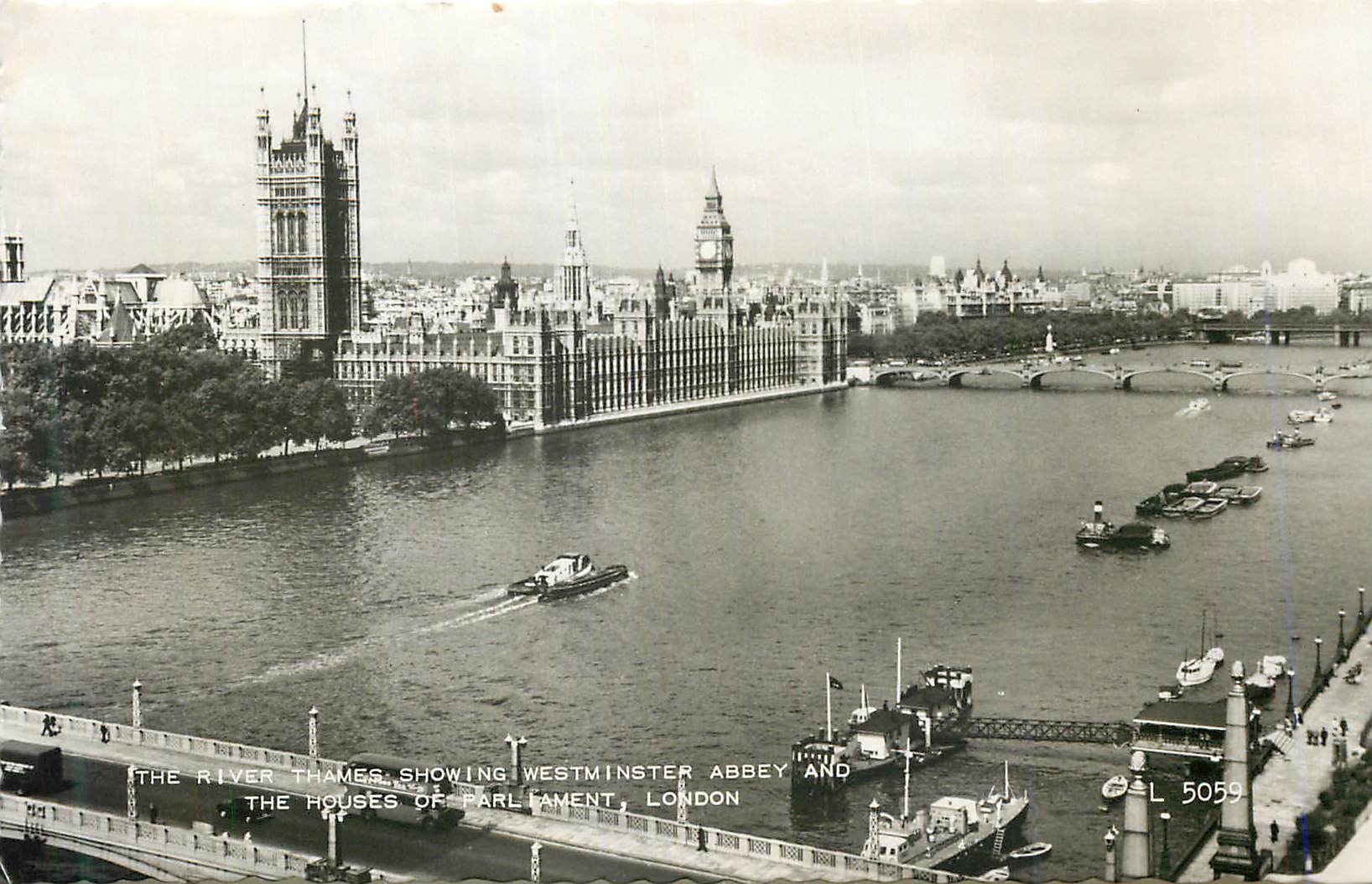 CPM The River Thames Showing Westminster Abbey And The Houses of Parliament London Finely situated on the banks of the T