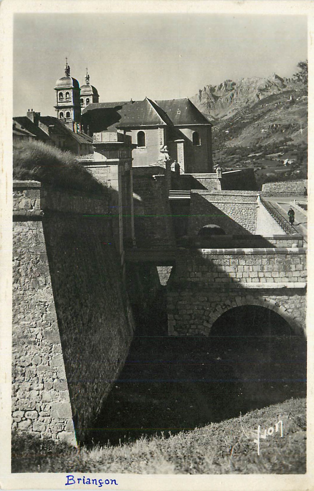 Briangson — Ansicht des Brückens und der Kirche — Verlag Alion