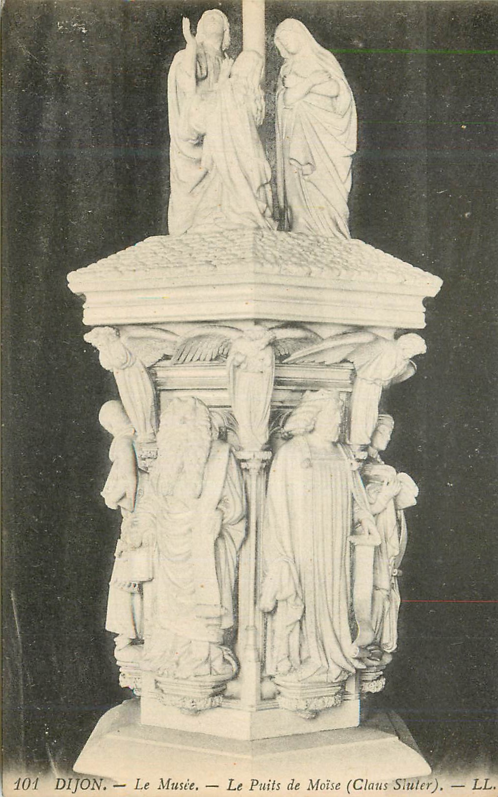 CPA Dijon Le Musee Le Puits de Moise (Claus Sluter)