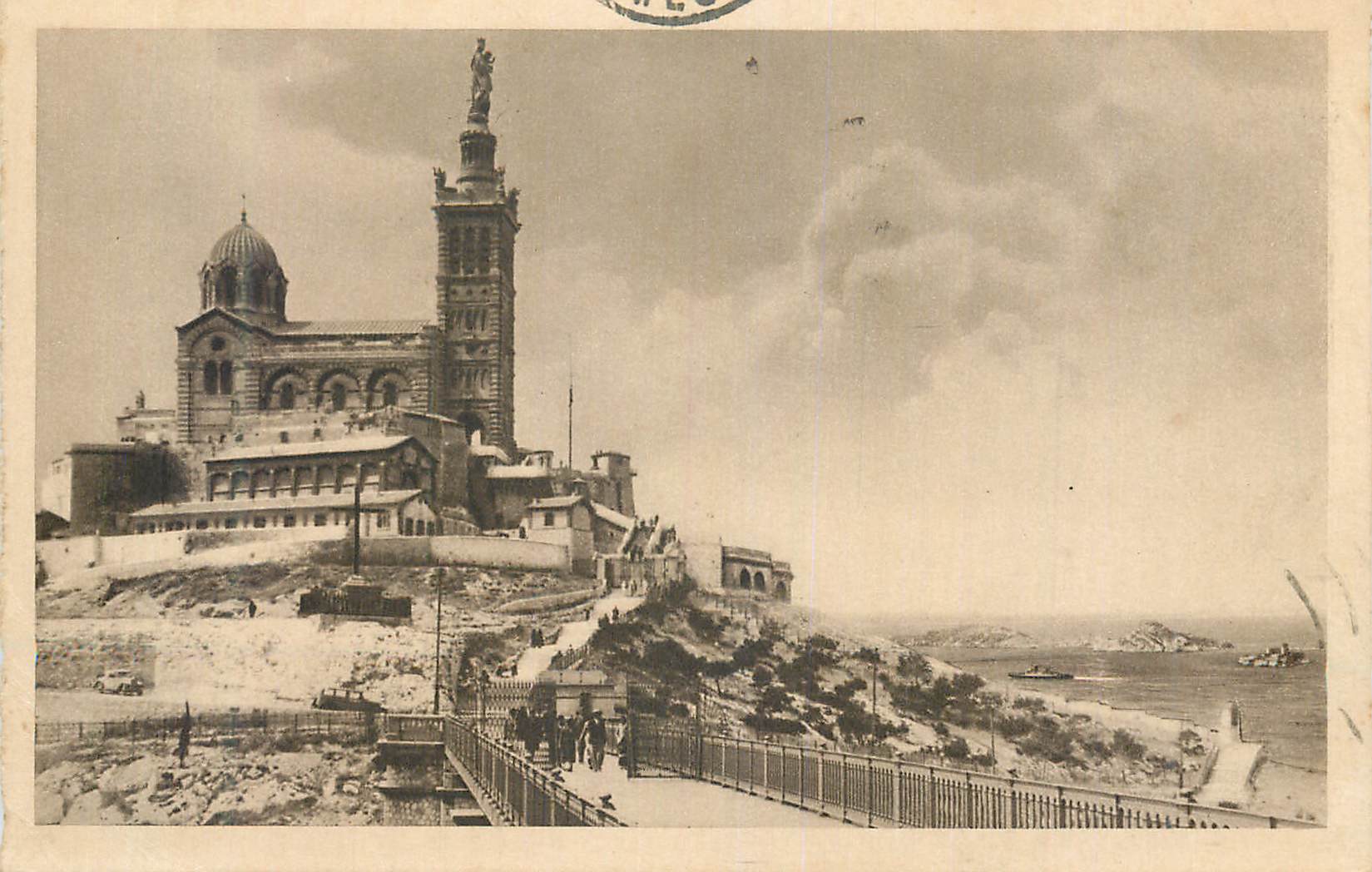 CPA Marseille N D de la Garde et les Iles