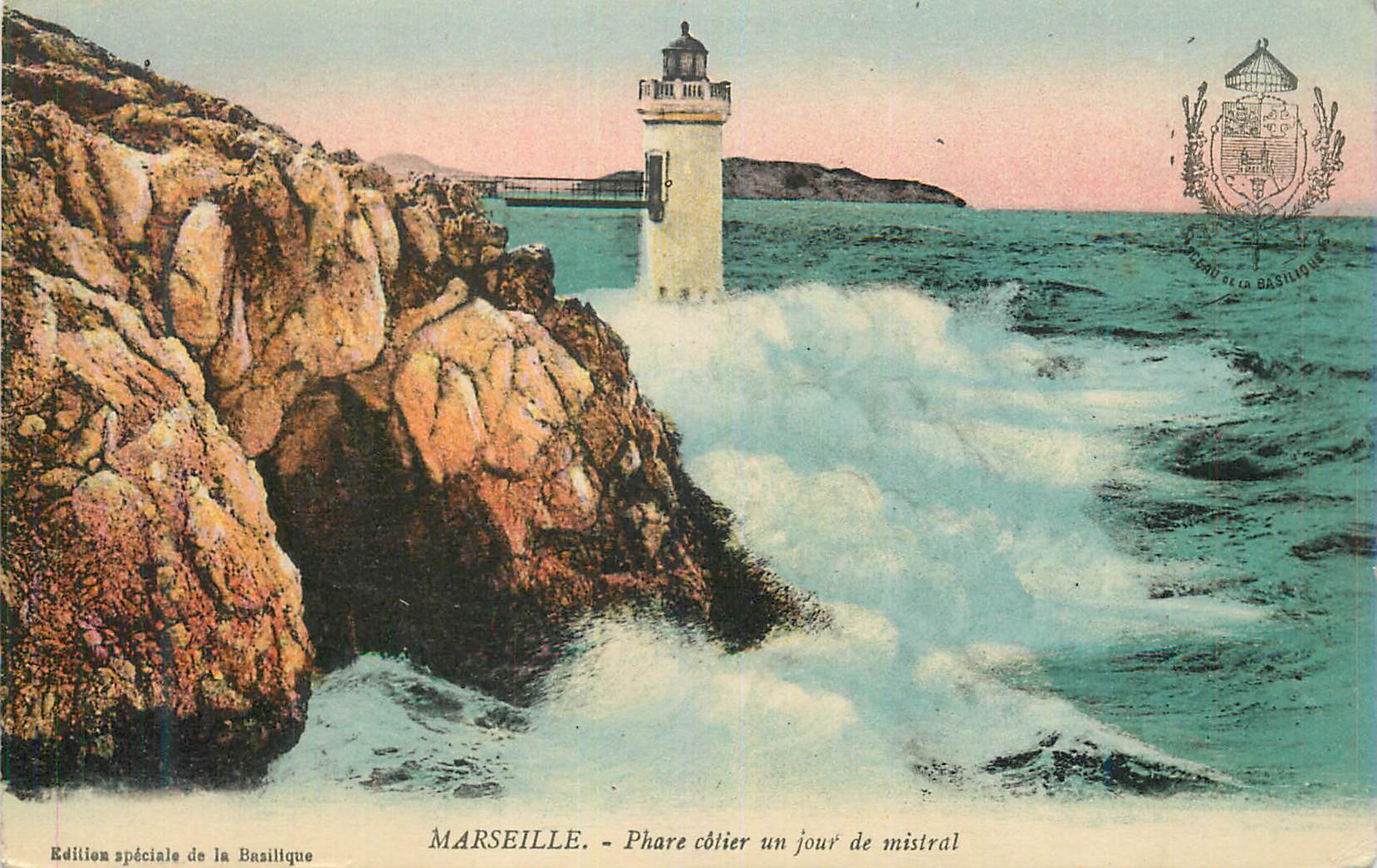 CPA Marseille Phare cotier un jour de mistral