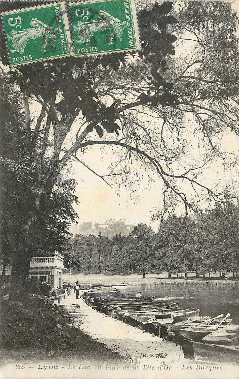 CPA Lyon Le Lac au Parc de la Tete d'Or Les Barques