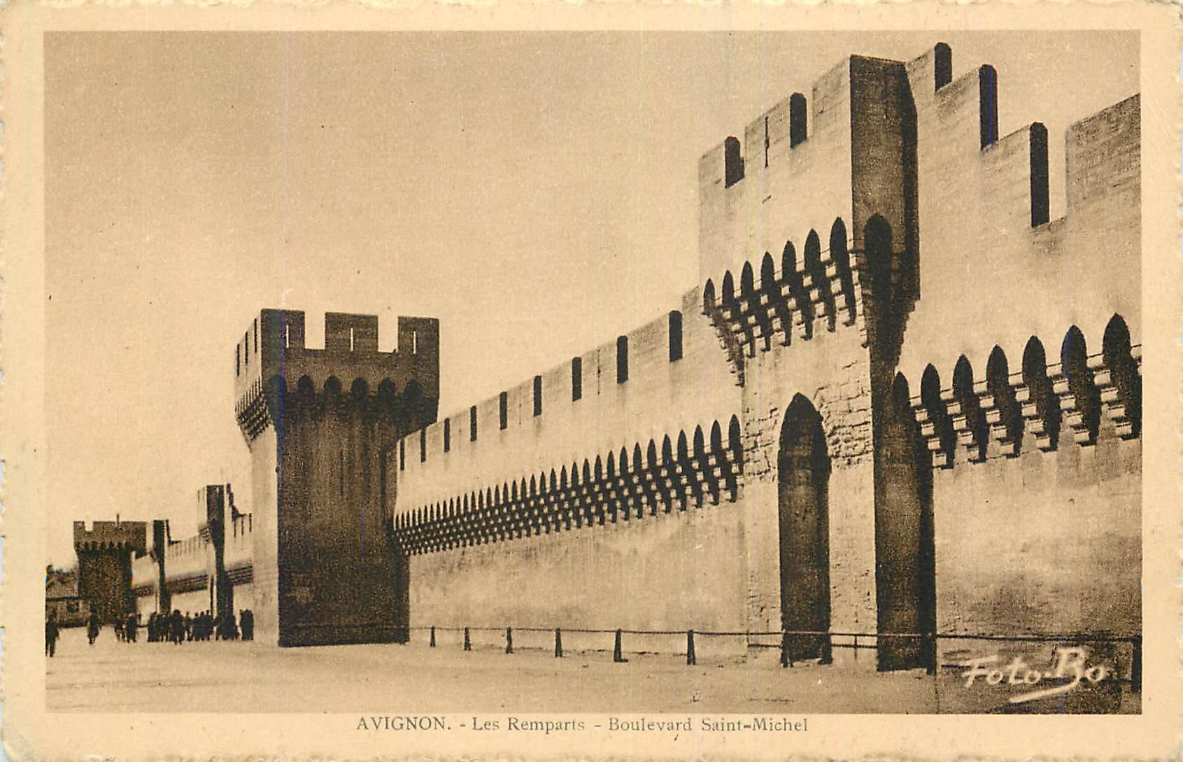 CPA Avignon Les Remparts Boulevard Saint Michel