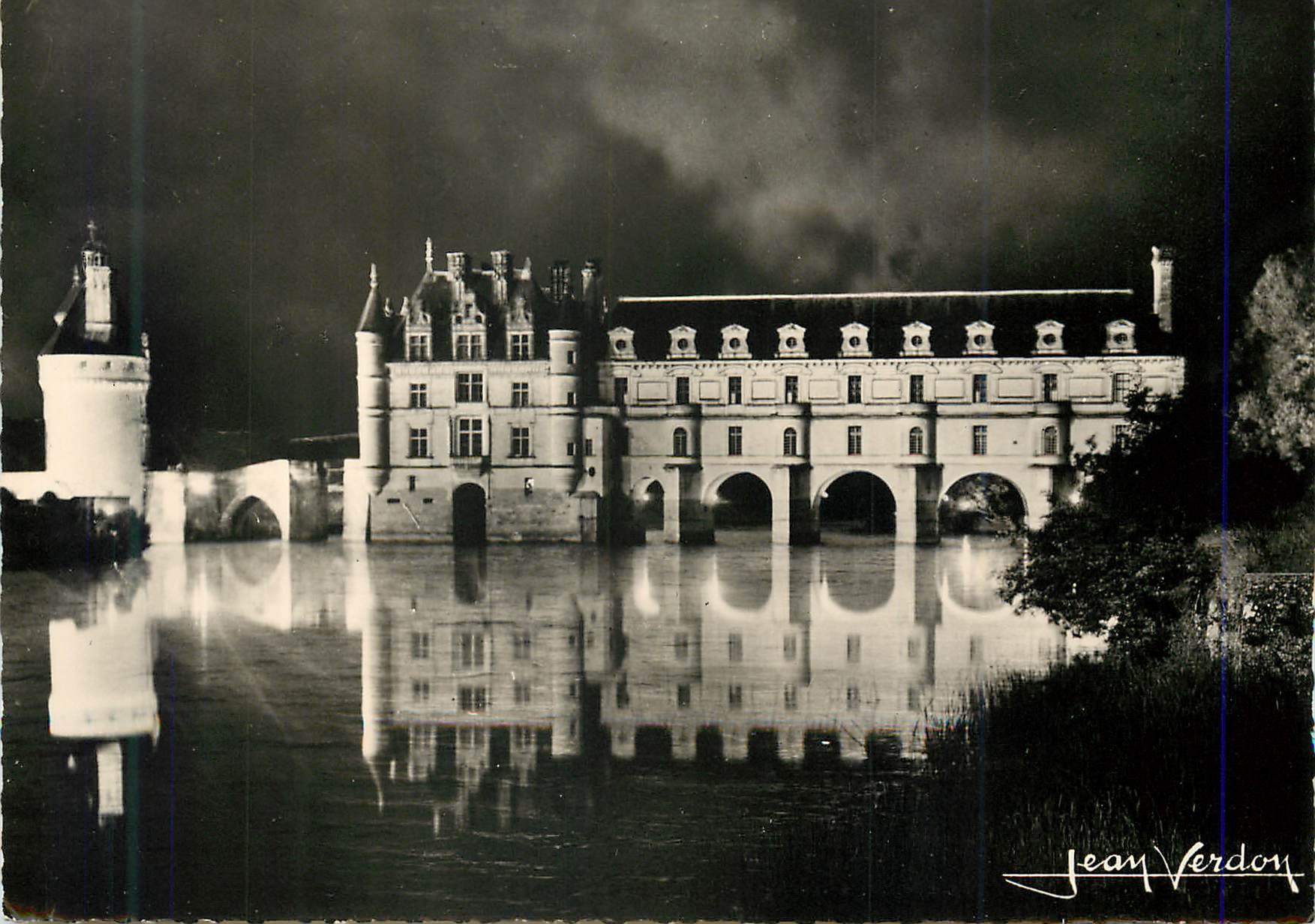 CPM Chenonceaux (I et L) Le Chateau pendant le Spectacle Son et Lumiere