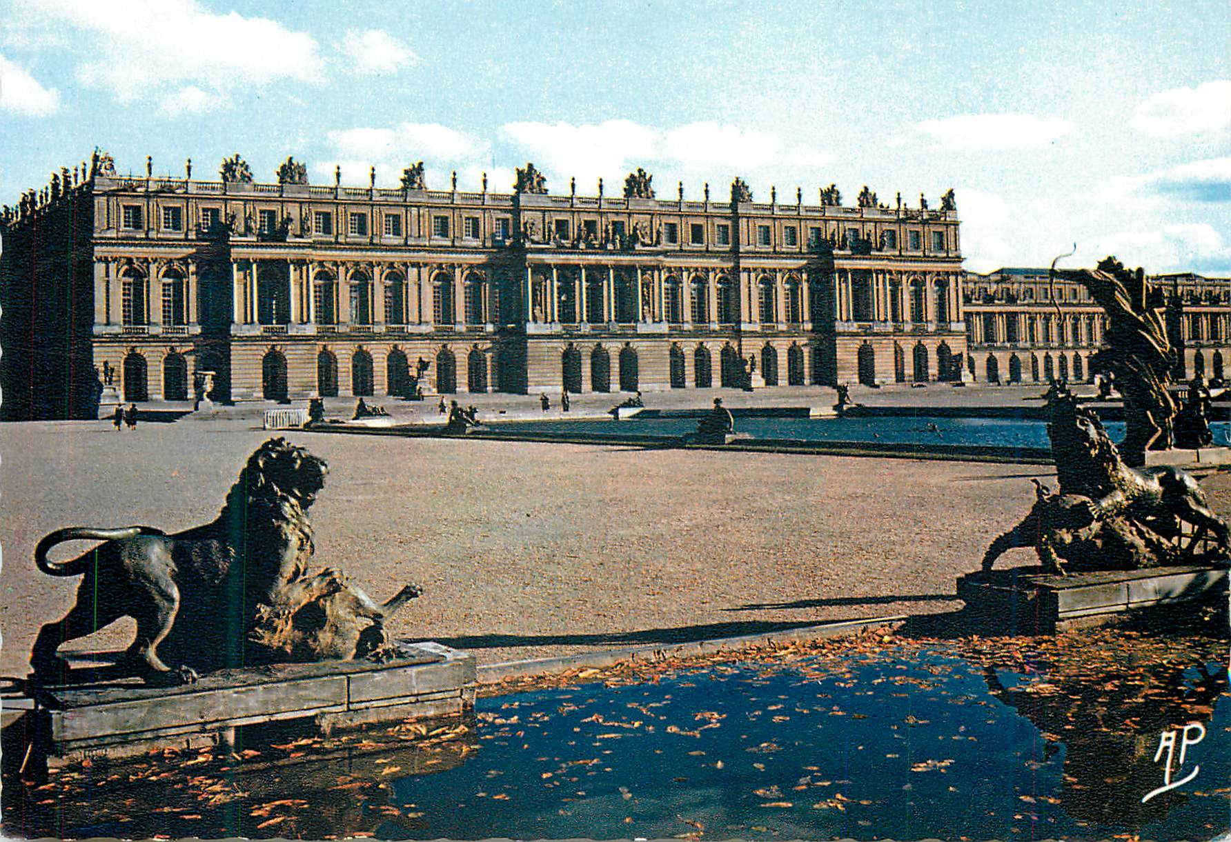 CPM Versailles Palais Facade sur le Parc Lion