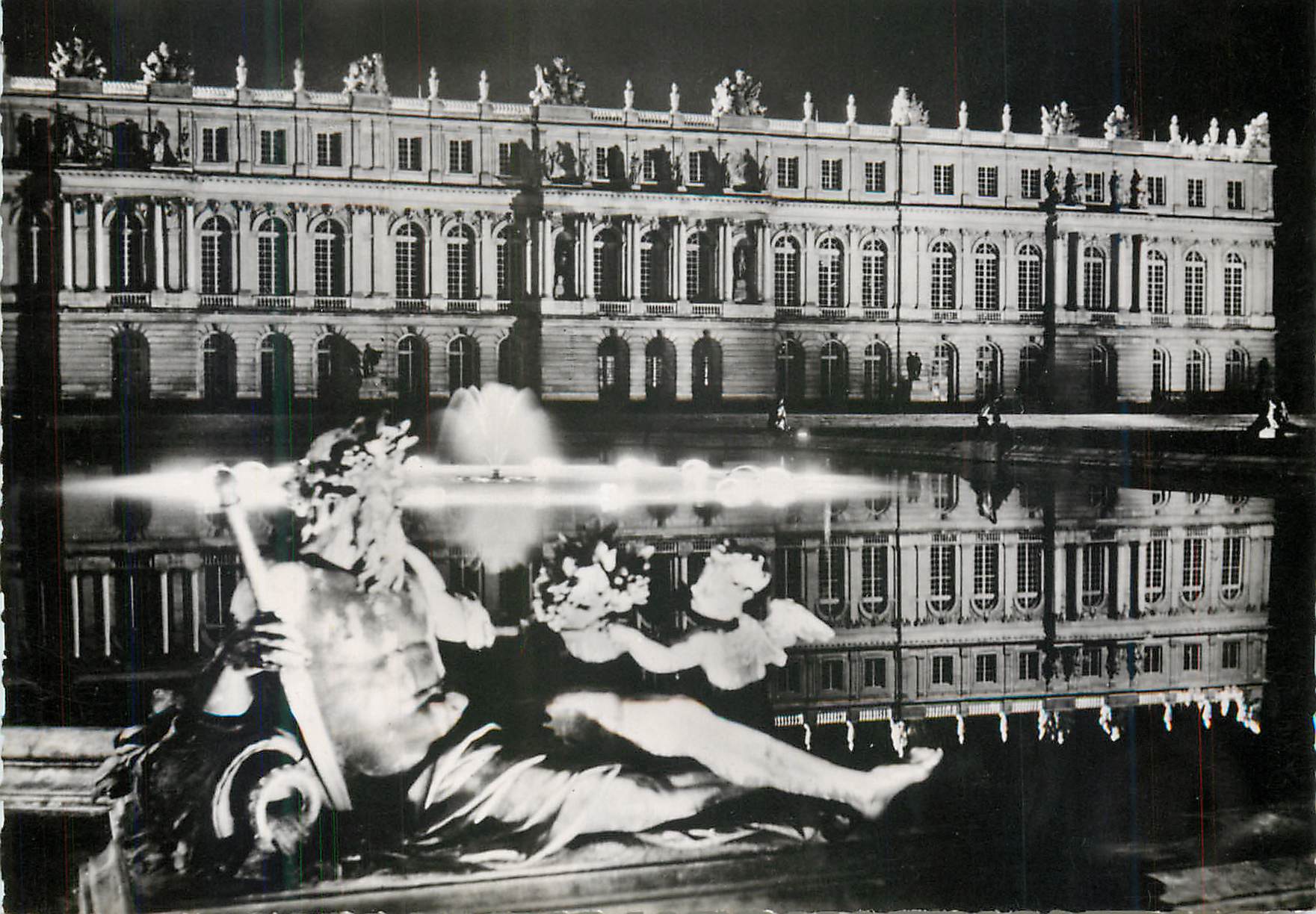 CPM Chateau de Versailles (S et O) Le Fleuve La Seine par le Hongre (1er Plan)