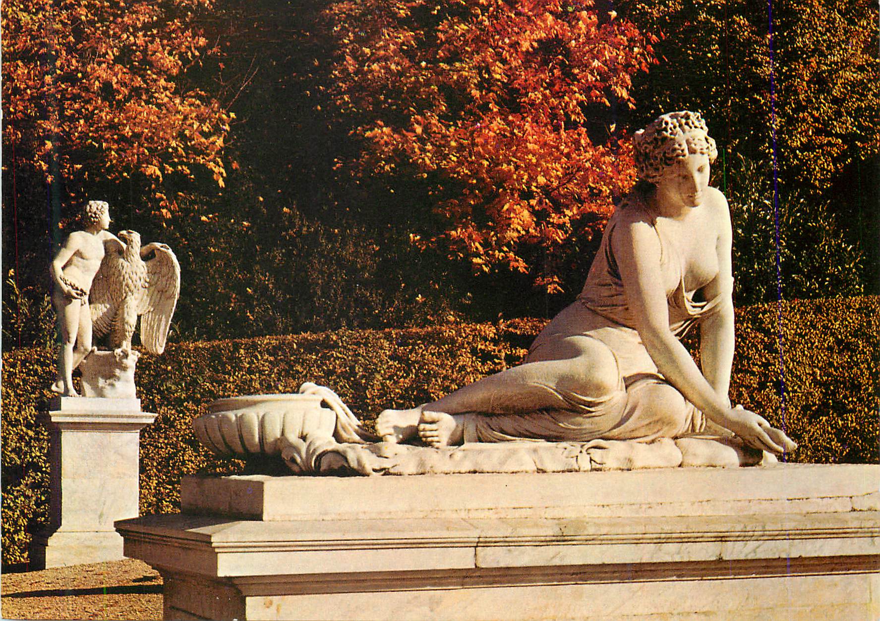CPM Versailles Le Parc Parterre de Latone La Nymphe a la Coquille (Caysevox)