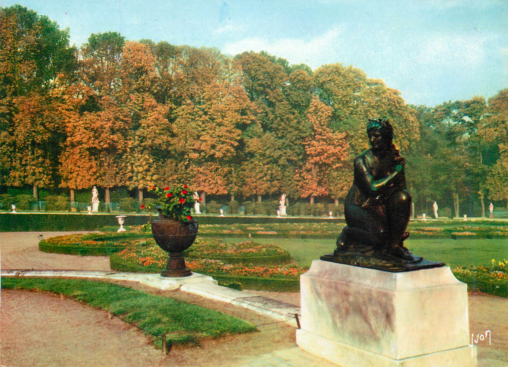 Jardin du Luxembourg — Statue de la Sagesse — J. Lyon