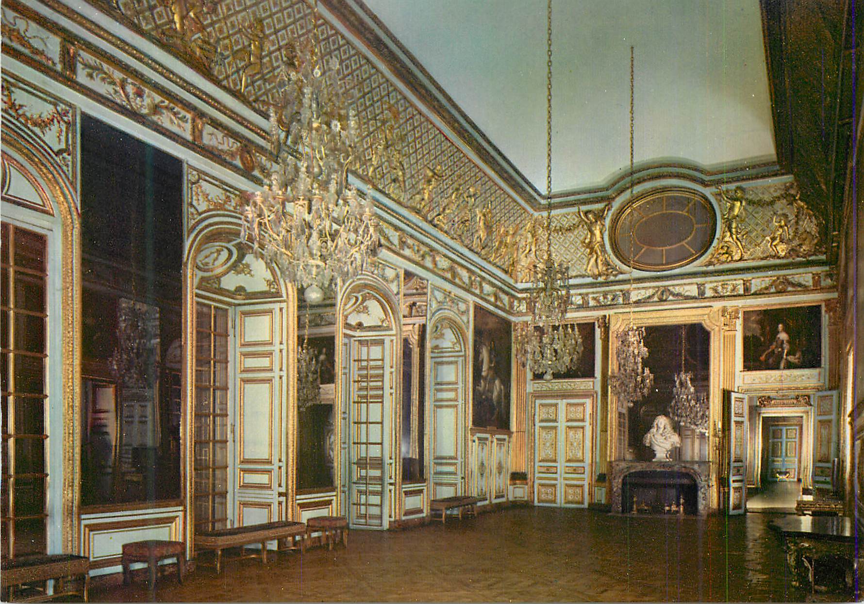 Salle de bal du château de Versailles — décor intérieur — éditeur non identifié, n° de série non visible