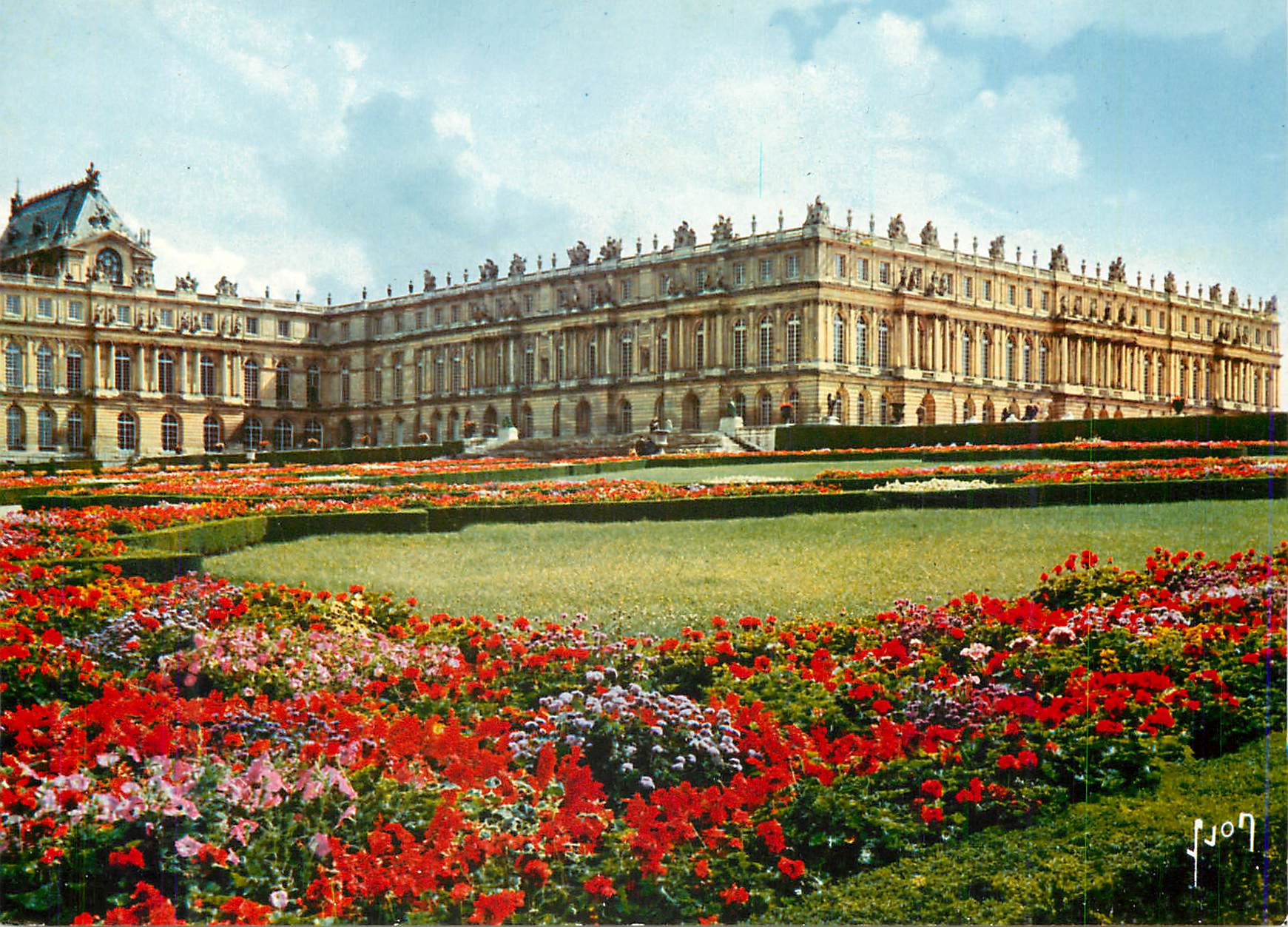 CPM Chateau de Versailles le Chateau vu des Parterres du Nord