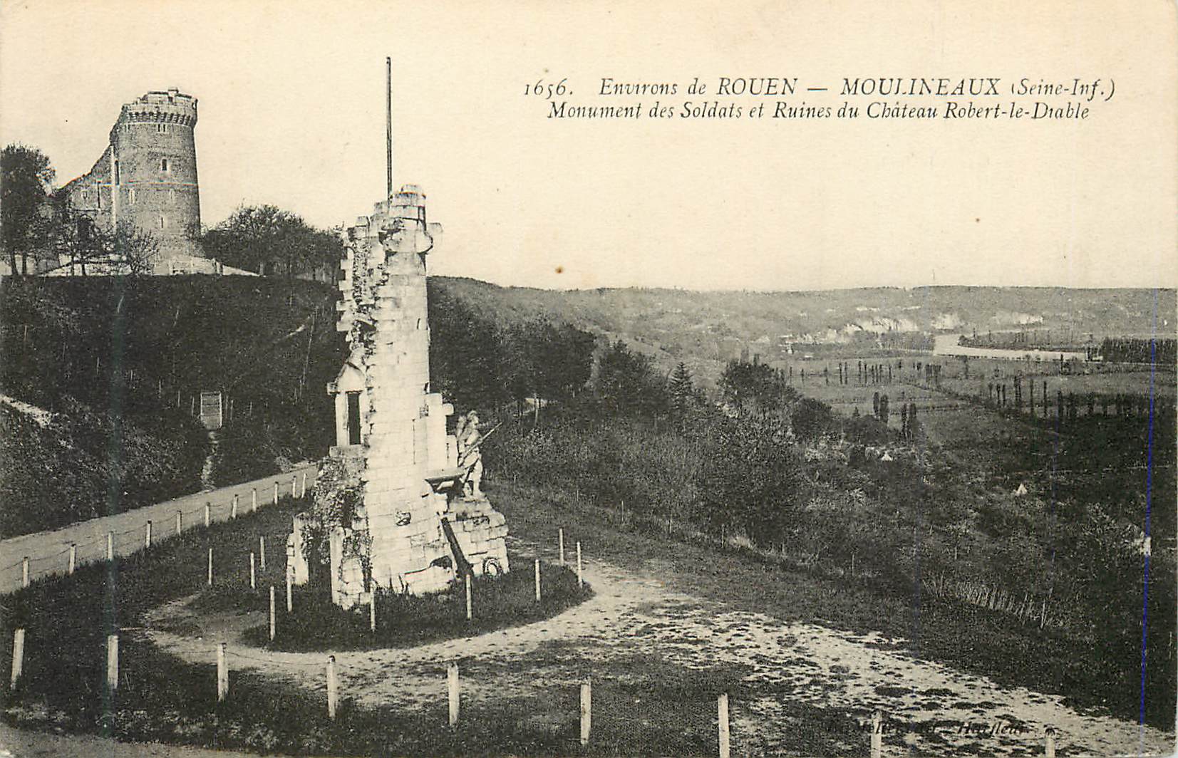 CPA Environs de Rouen Moulineaux (Seine Inf) Monument des Soldats et Ruines du Chateau Robert le Diable