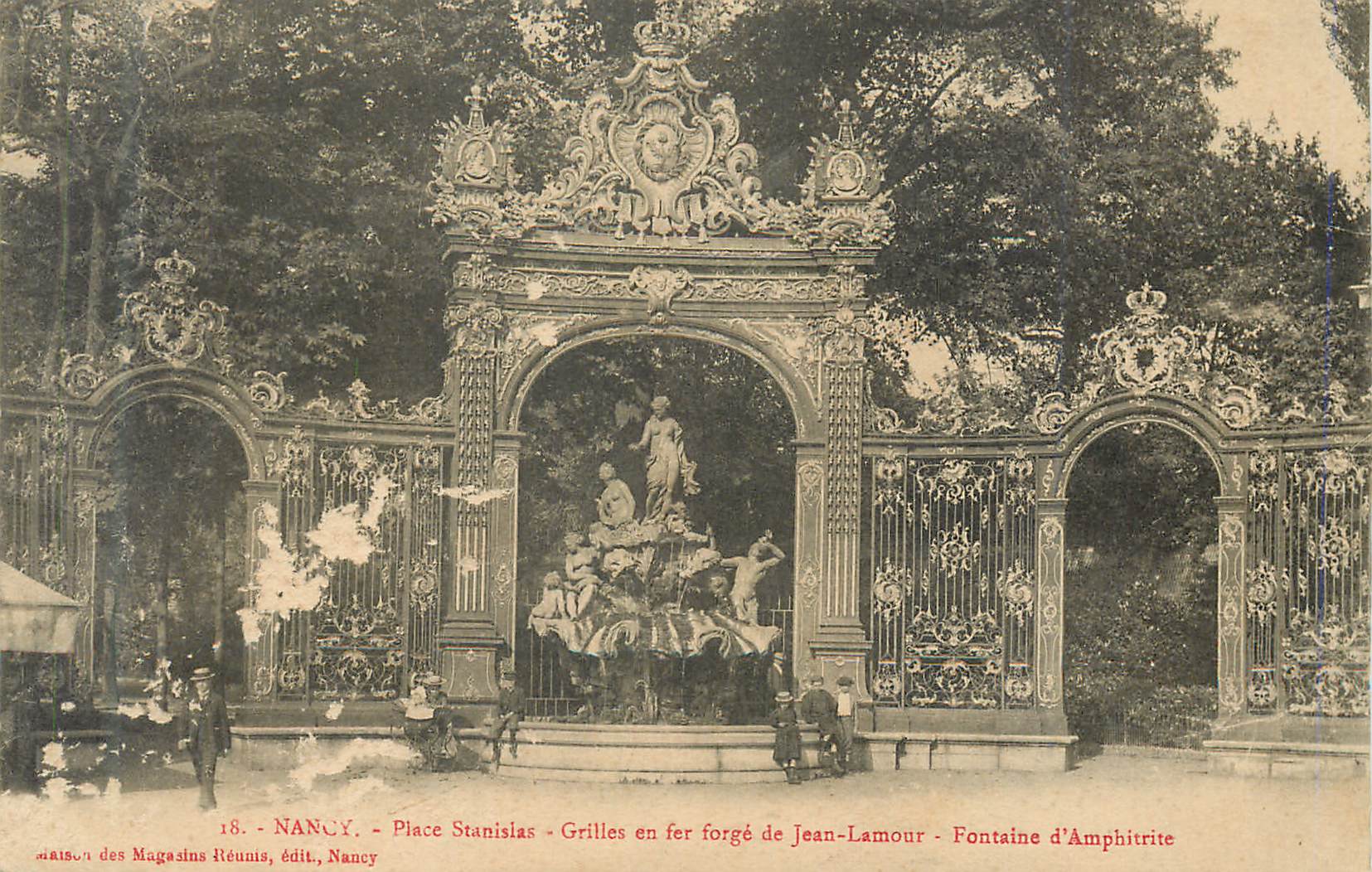 CPA Nancy Place Stanislas Grilles en fer forge de Jean Lamour Fontaine d'Amphirite