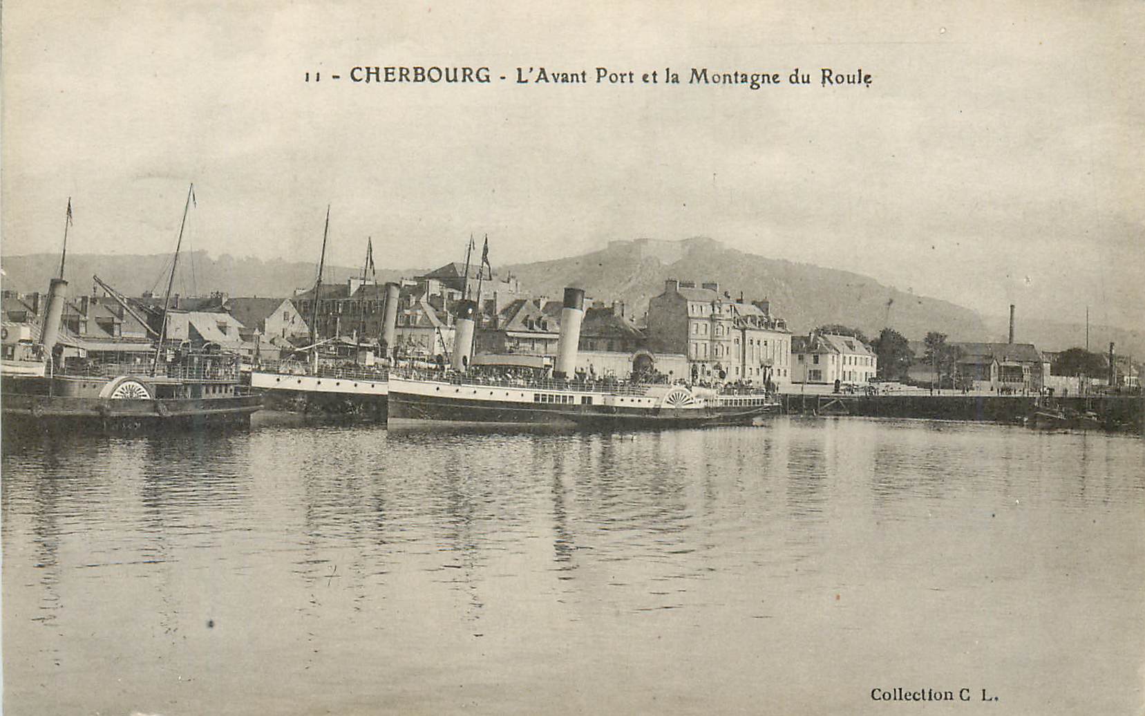 CPA Cherbourg L'Avant Port et la Montagne du Roule Bateau