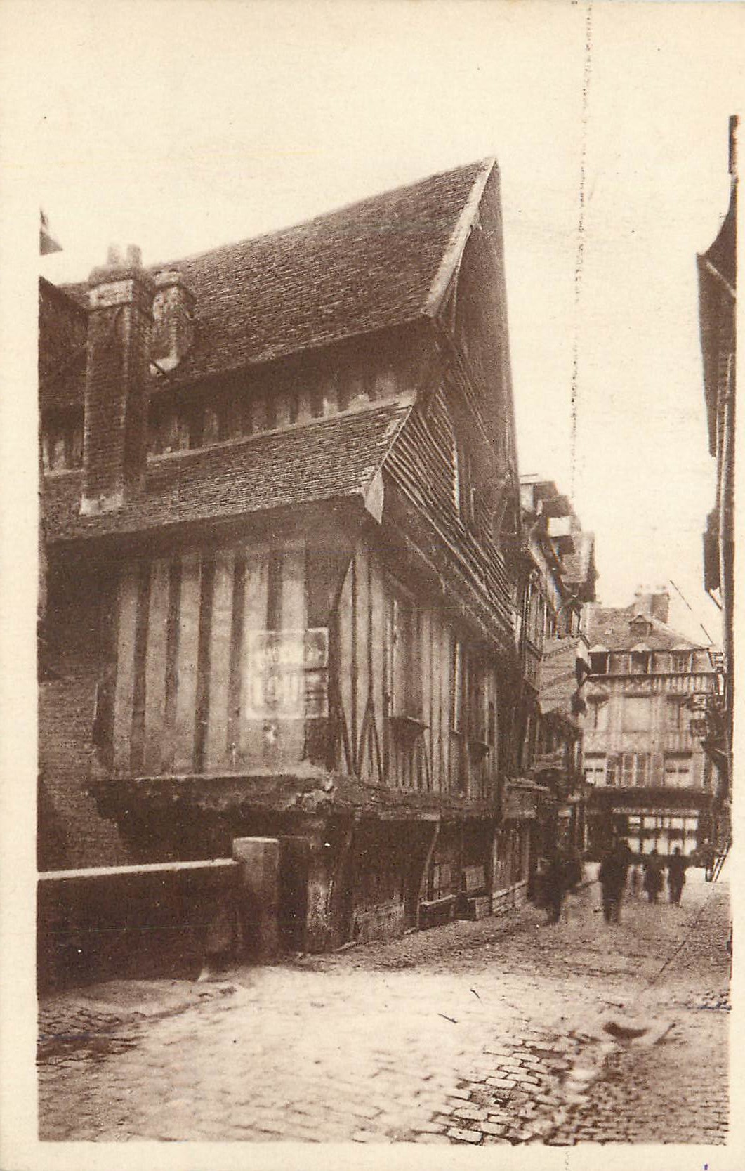 CPA Lisieux Vieilles Maison Rue aux Fevres Manoir Formeville