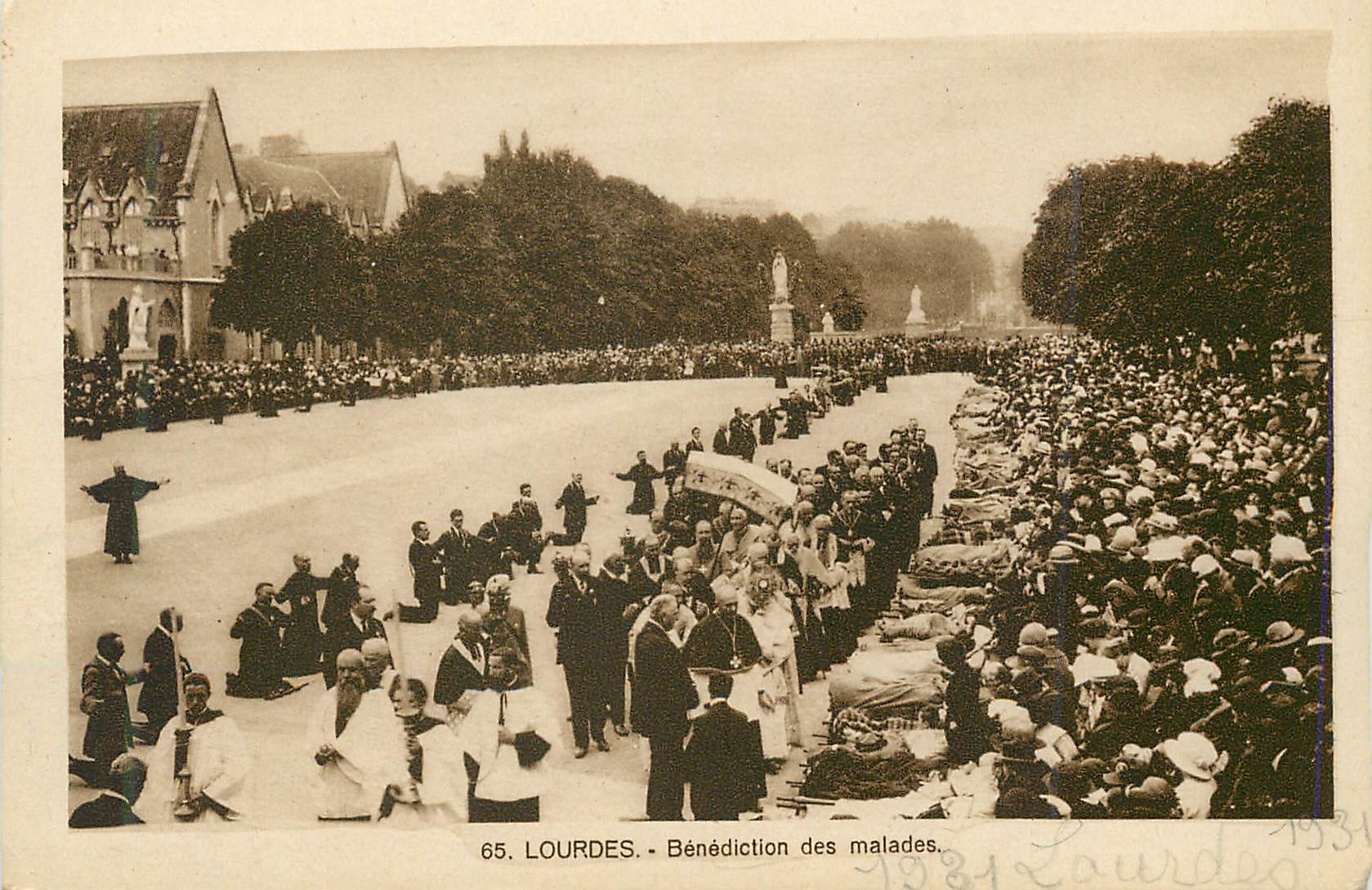 CPA Lourdes Benediction des malades