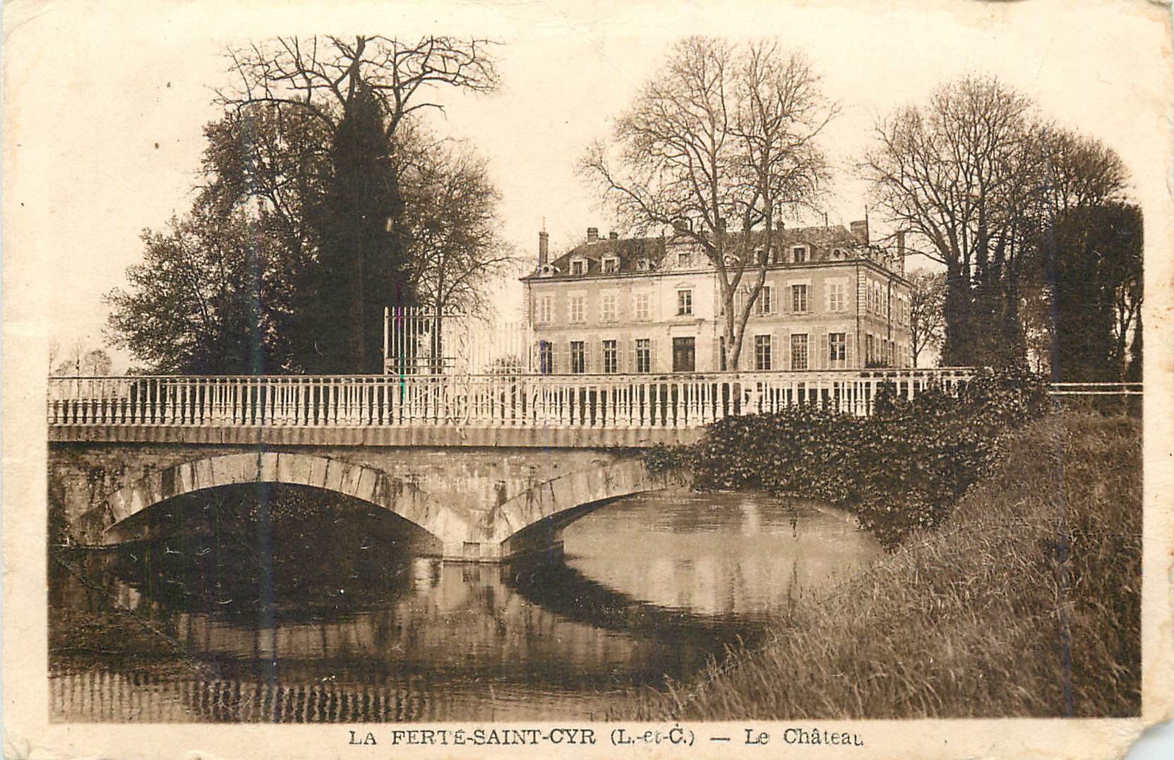 CPA La Ferte Saint Cyr (L et C) Le Chateau