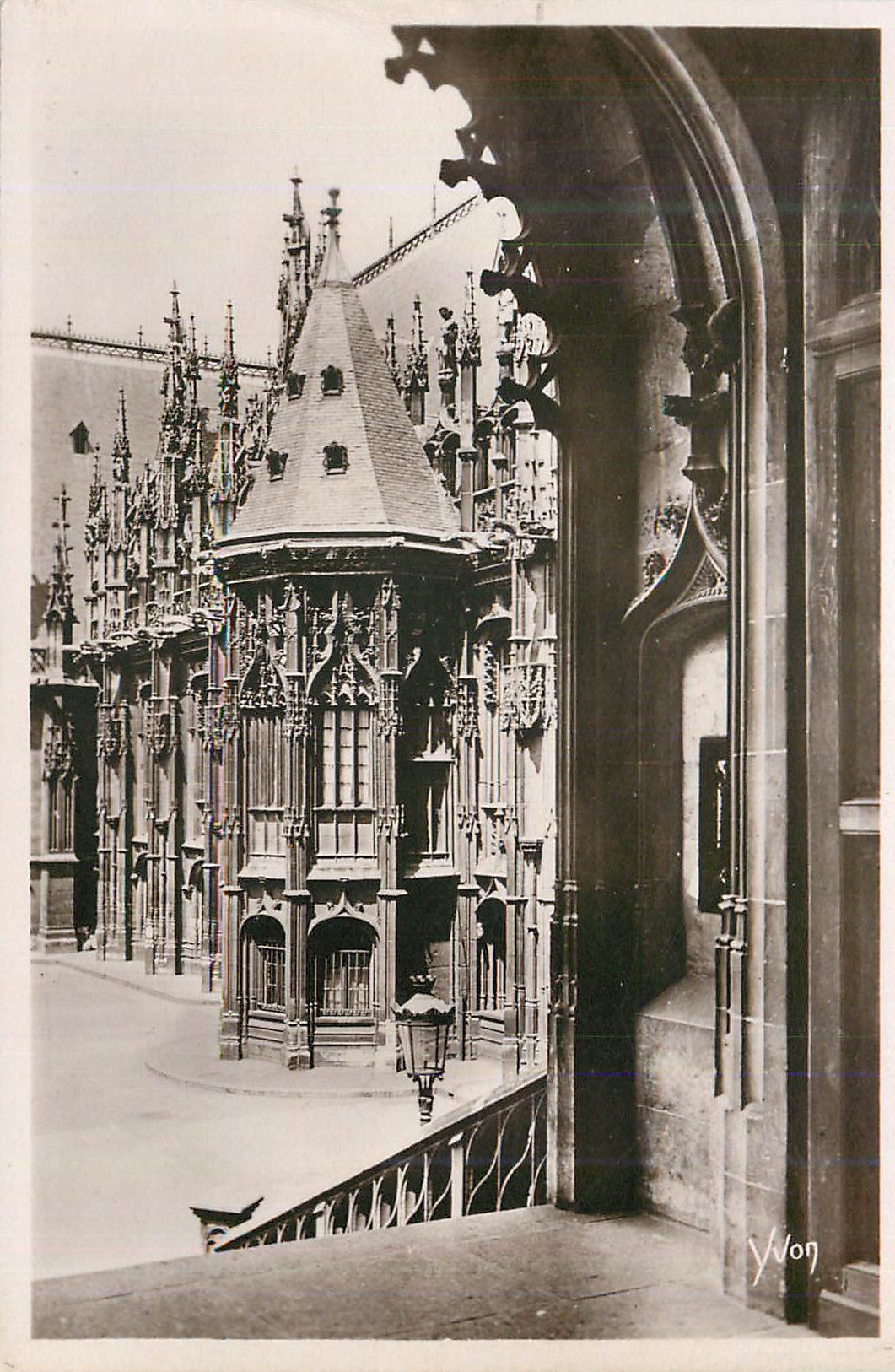 CPA Rouen (Seine Infre) Detail du Palais de Justice