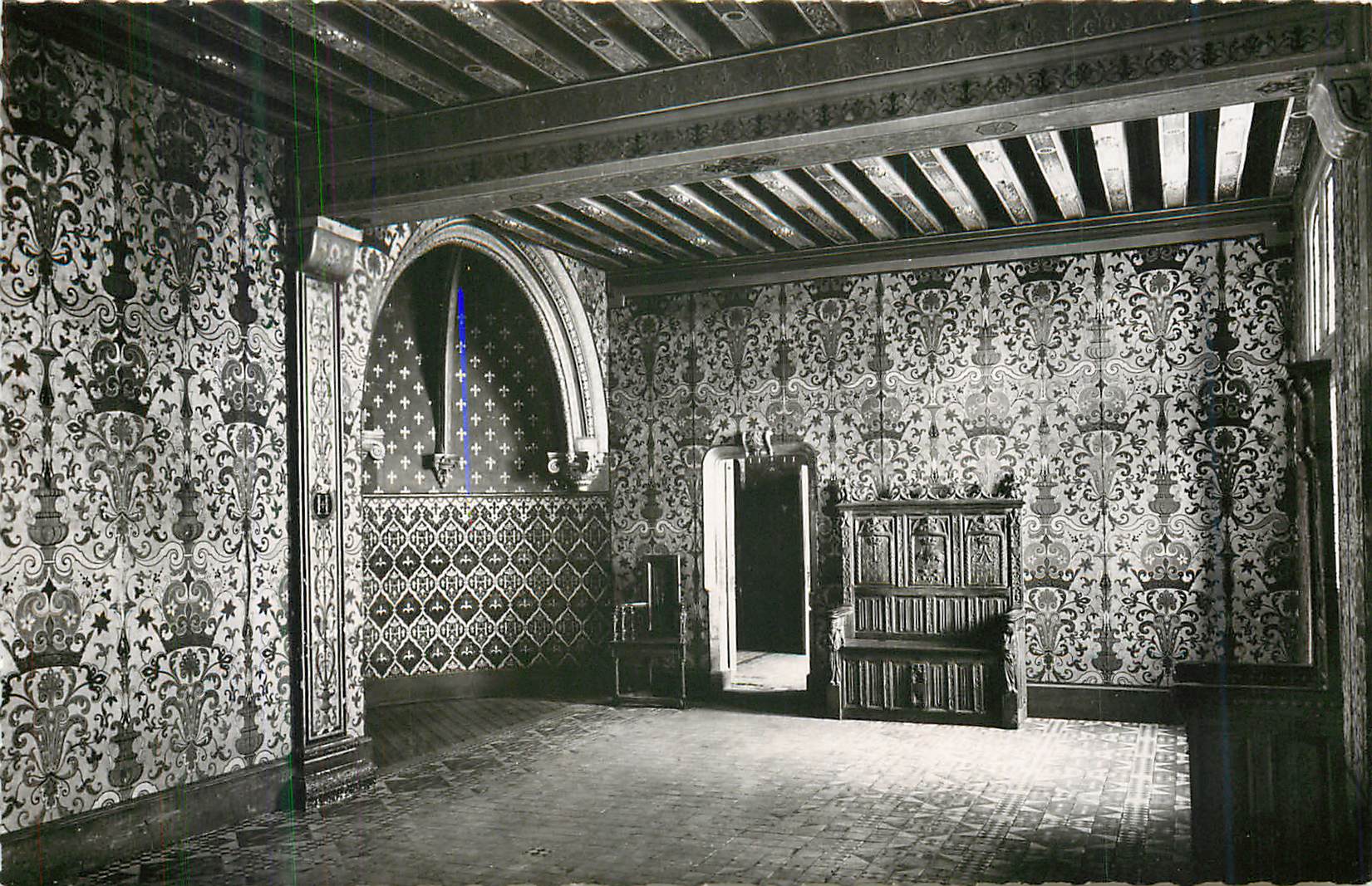 CPM Le Chateau de Blois La Chambre Henri III ou le Duc de Guise mourut assassine en 1588