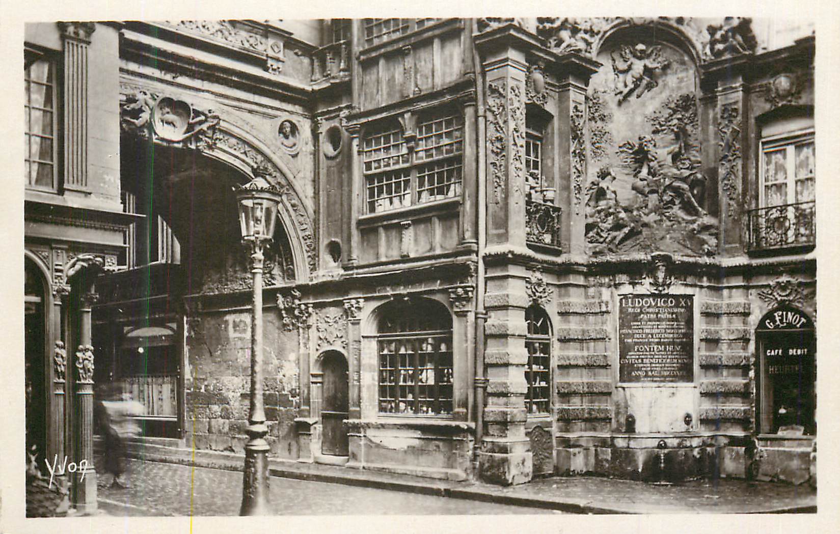 CPM Rouen (Seine Infre) Groupe pittoresque de batiments Renaissance Rue de la Grosse Horloge (1511)