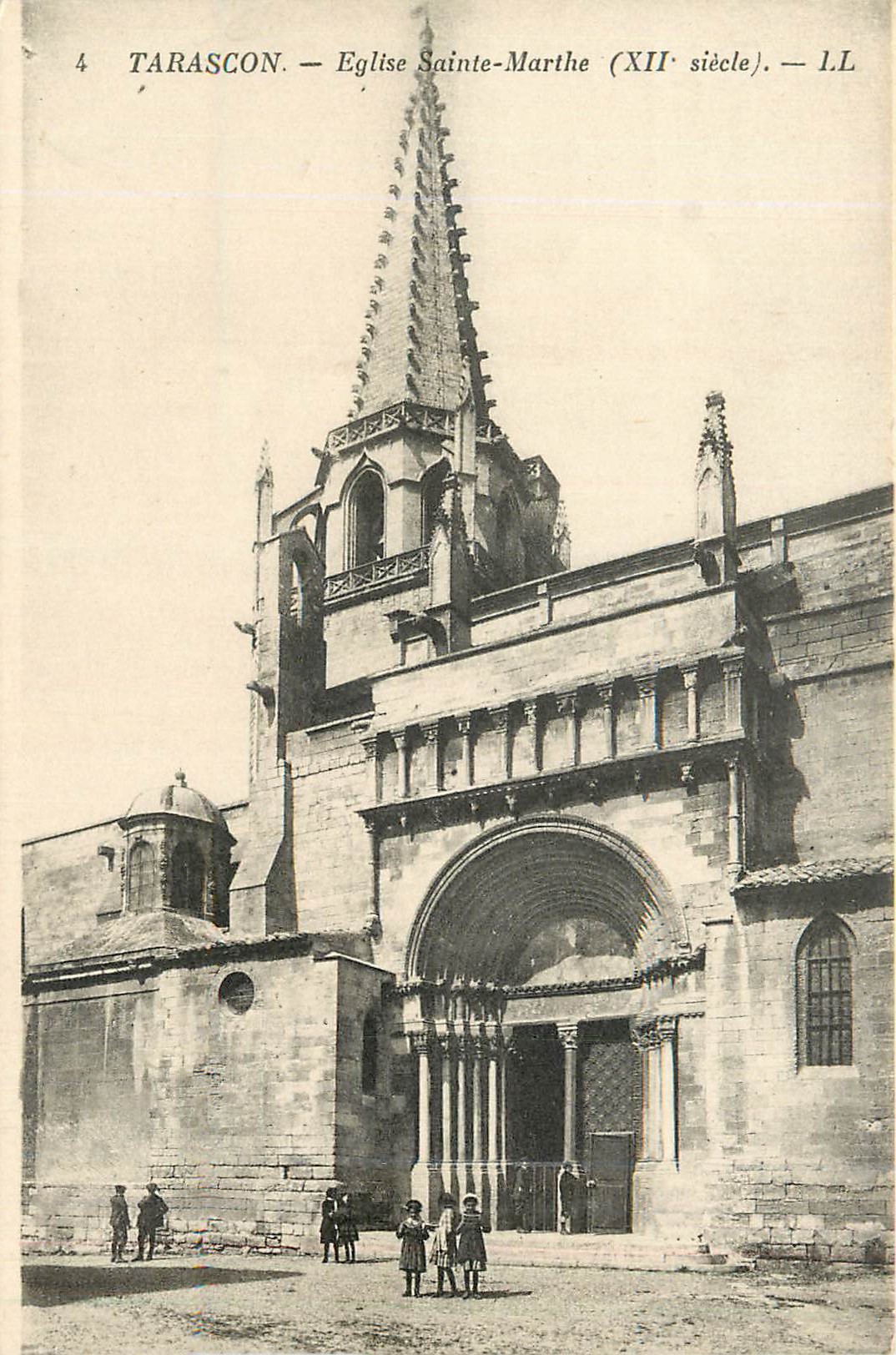 CPA Tarascon Eglise Sainte Marthe (XIIe siecle)