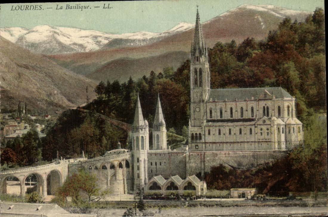 Lourdes — La Basilique — LL.