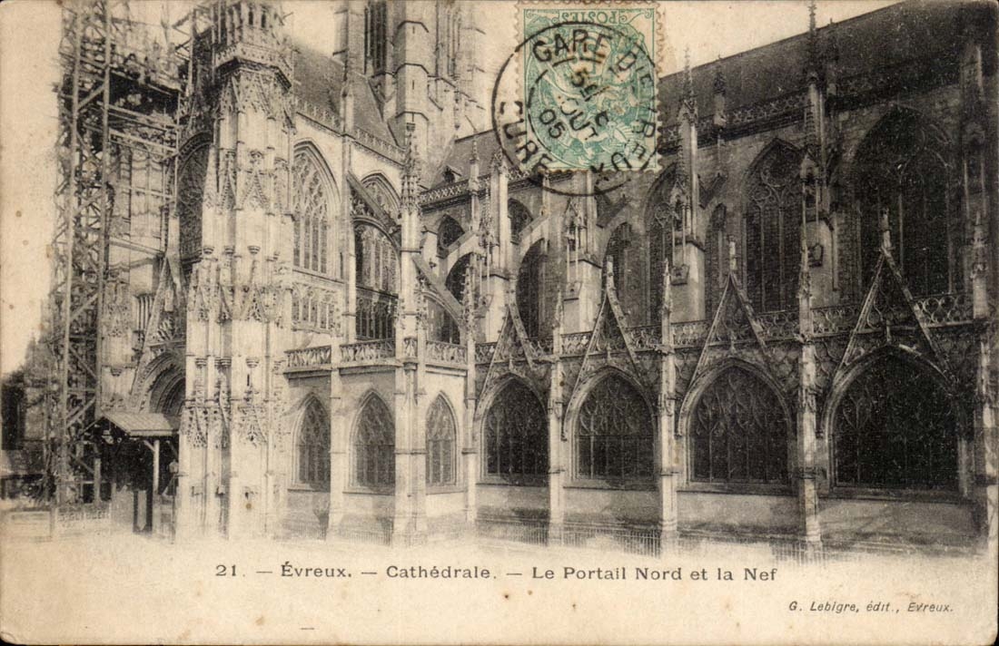 Evreux CPA Cathedrale Le portail Nord et la nef