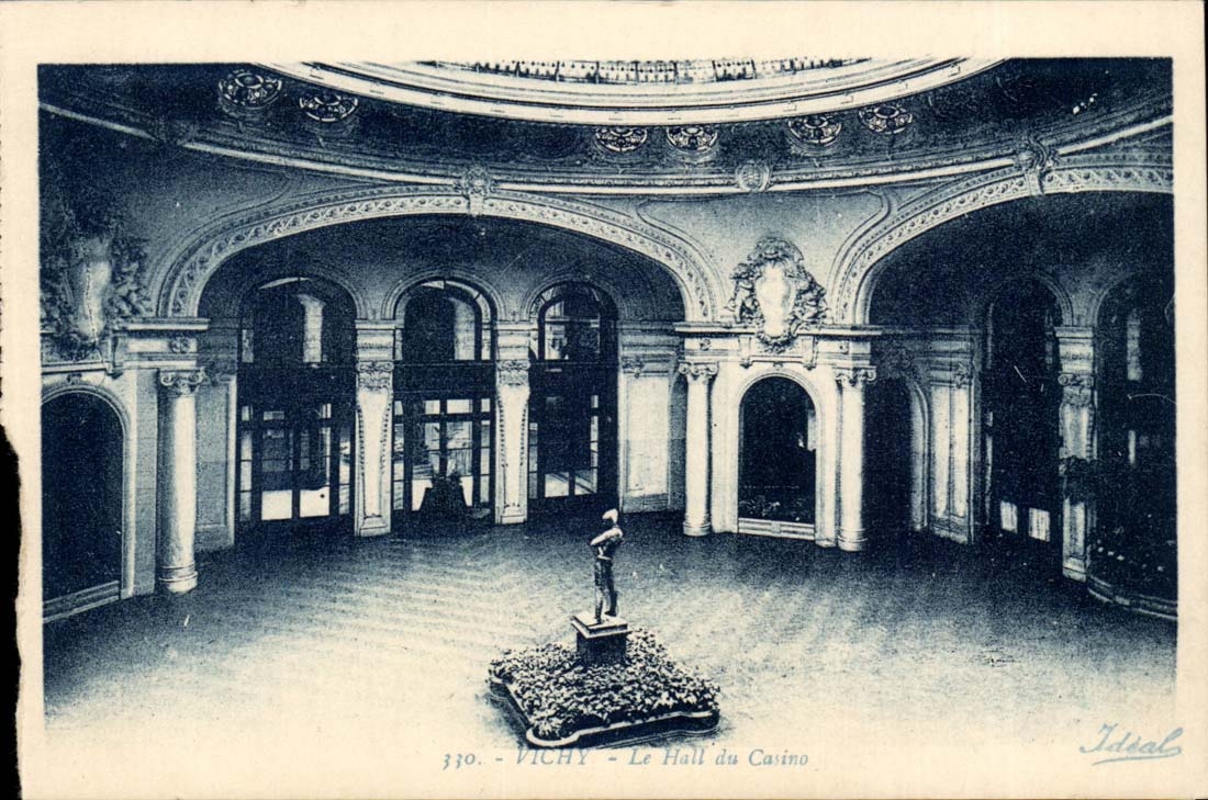Vichy CPA Le hall du casino