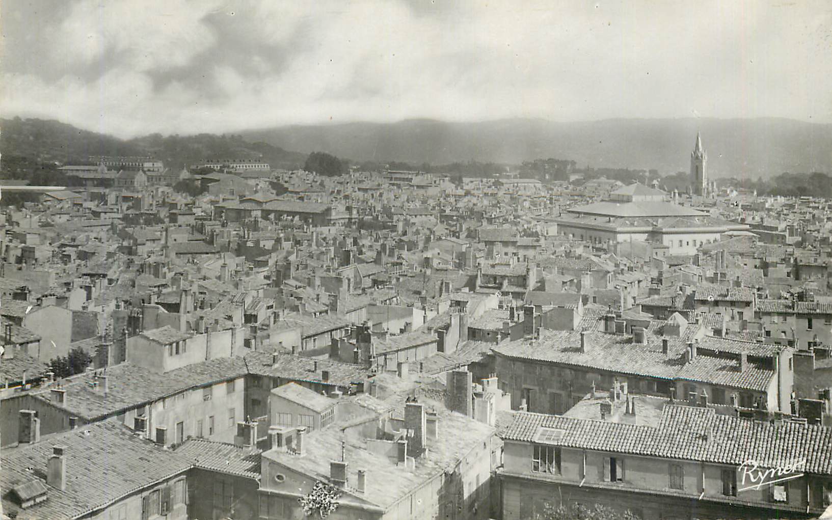 CPM Aix En Provence Vue d'ensemble