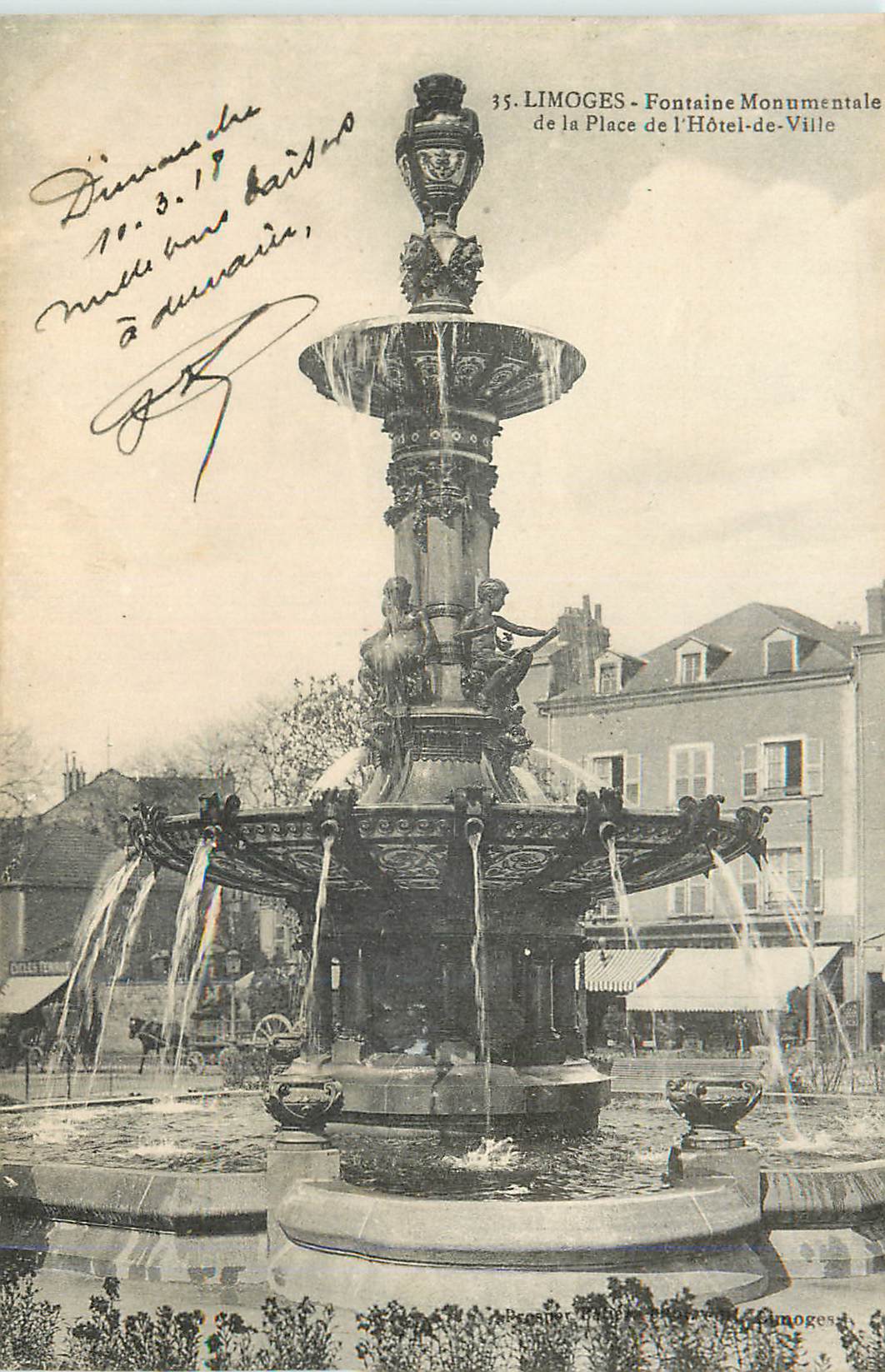 CPA Limoges Fontaine Monumentale de la Place de l'Hotel de Ville