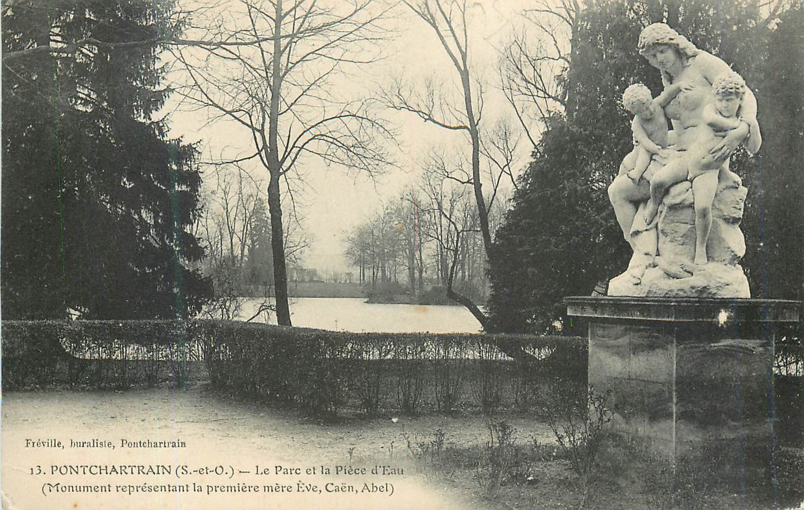 CPA Pontchartrain (S et O) Le Parc et la Piece d'Eau (Monument representant la premiere mere Eve Caen Abel)