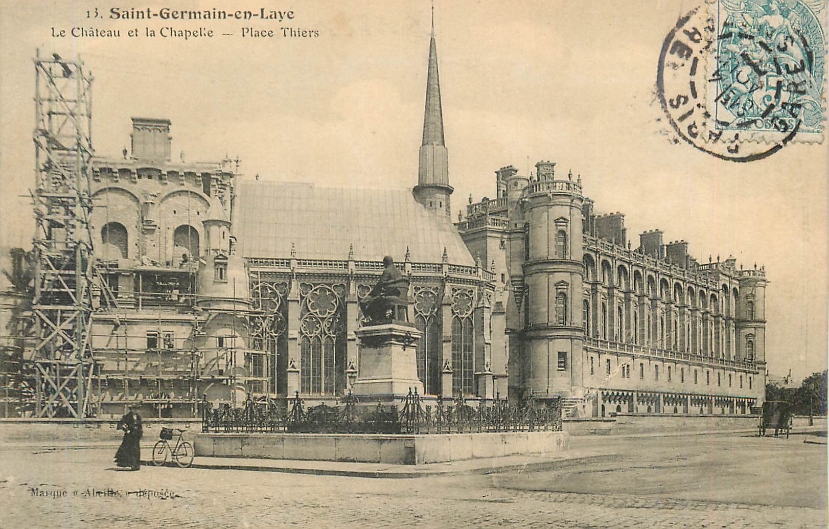CPA Saint Germain en Laye Le Chateau et la Chapelle Place Thiers
