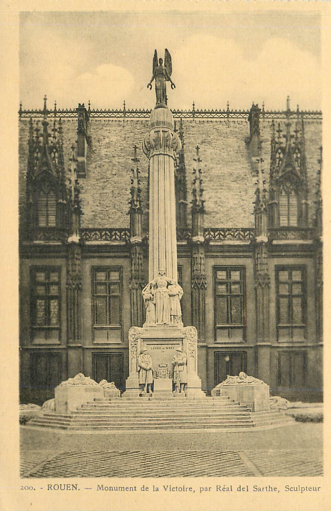 CPA Rouen Monument de la Victoire par Real del Sarthe Sculpteur