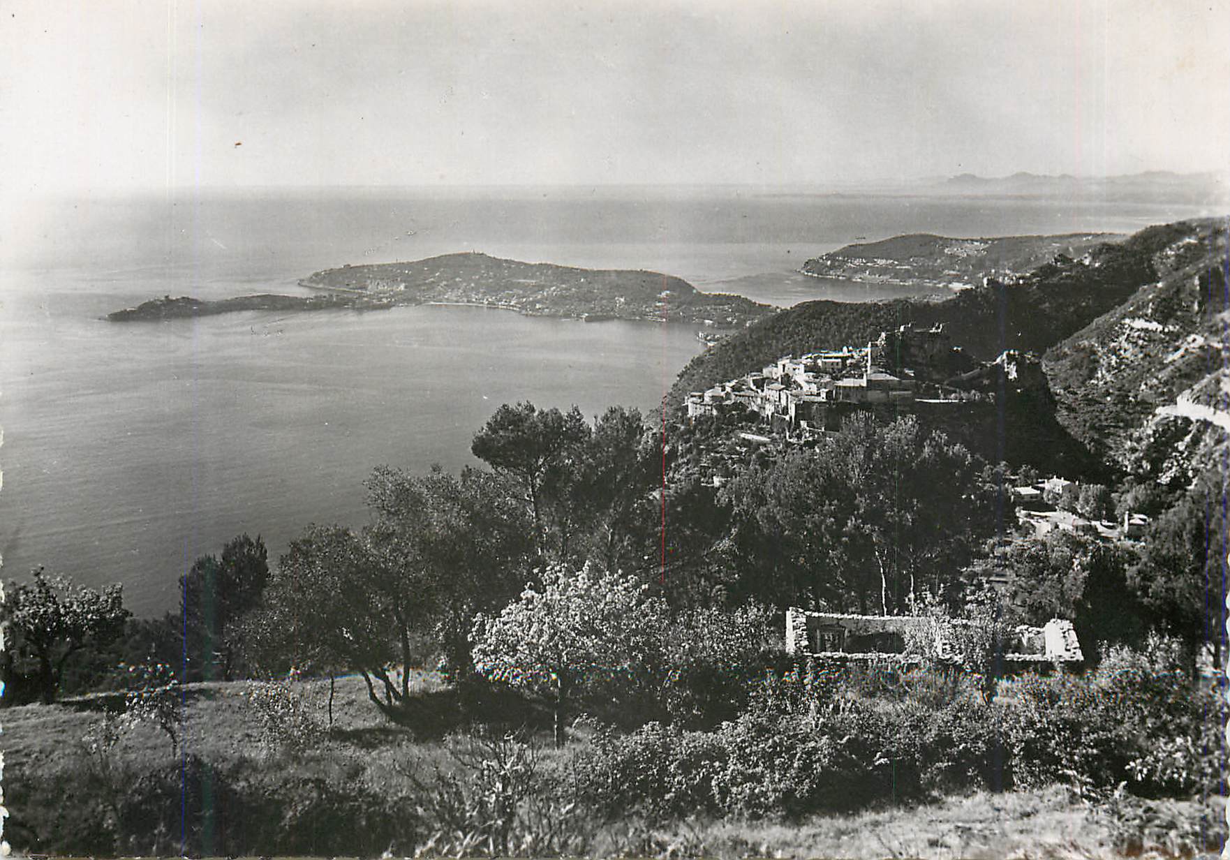 Vue de Capri — île et village côtier — éditeur inconnu