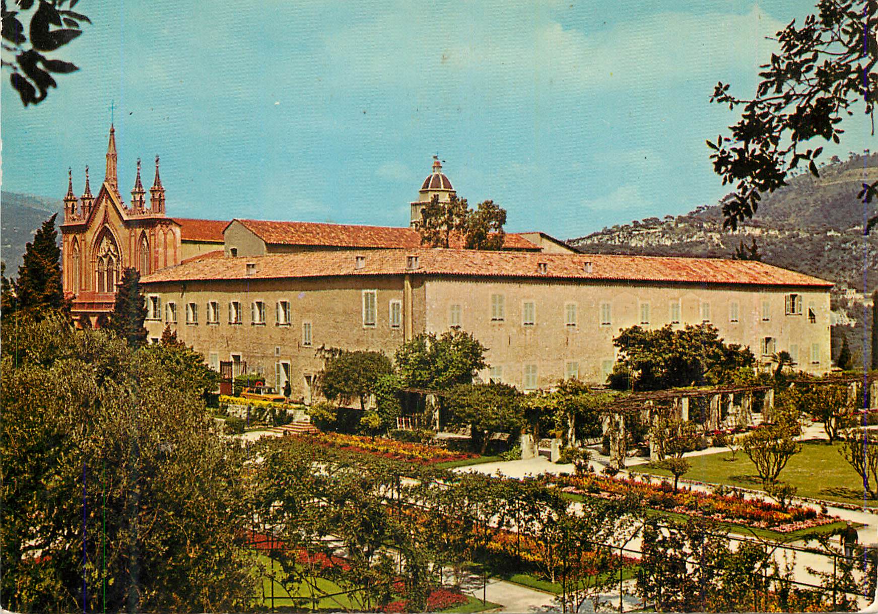 CPM Nice L'Eglise du Monastere de Cimiez et une partie de ses jardins fleuris