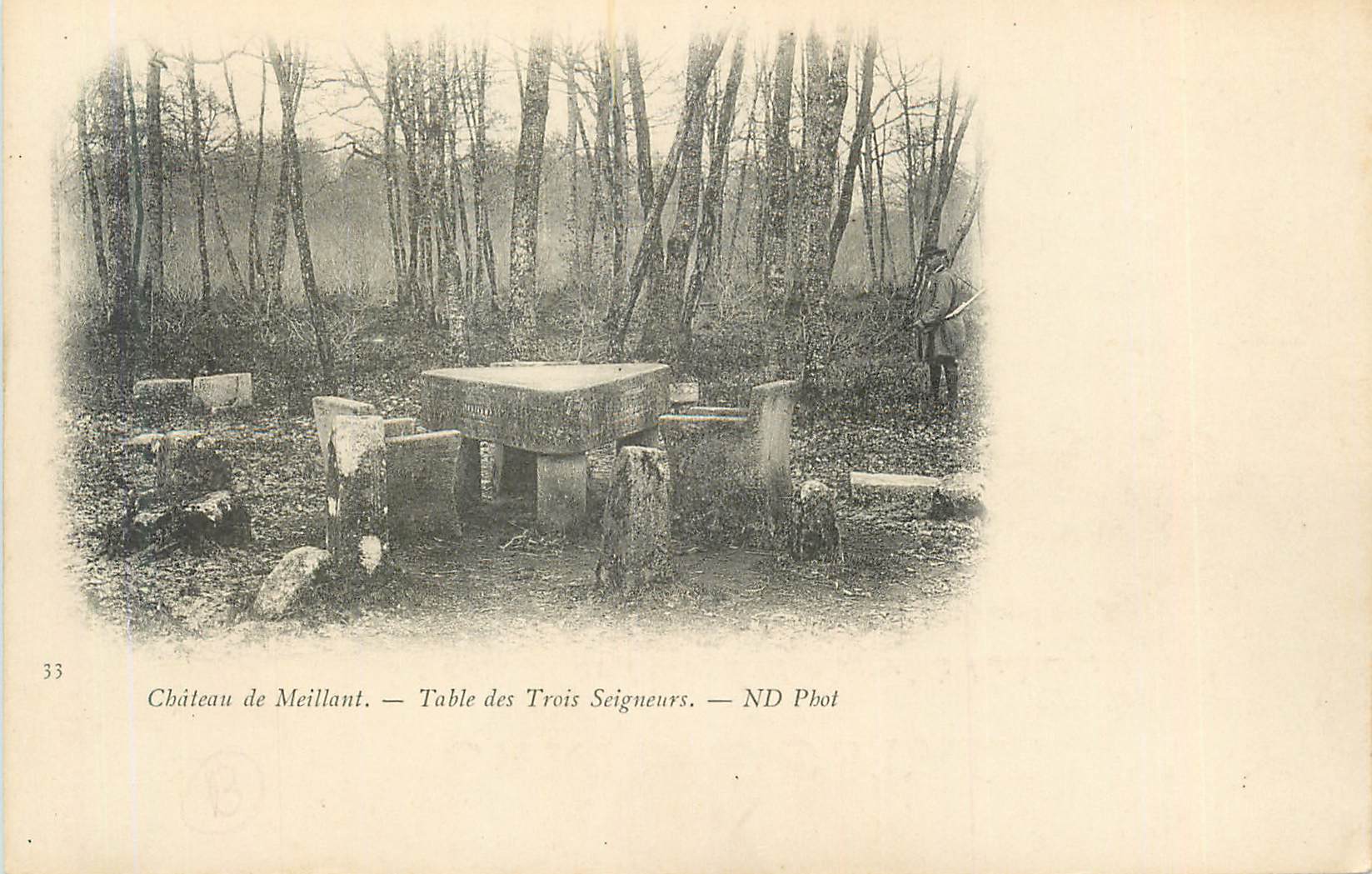 CPA Chateau de Meillant Table des Trois Seigneurs Chasse