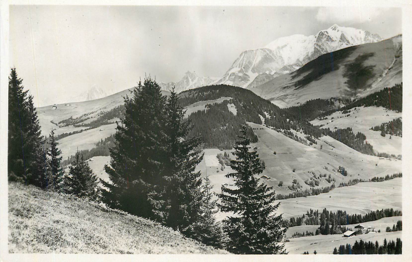 Schneeverhülltes Alpenlandschaft — Verleger und Seriennummer nicht lesbar