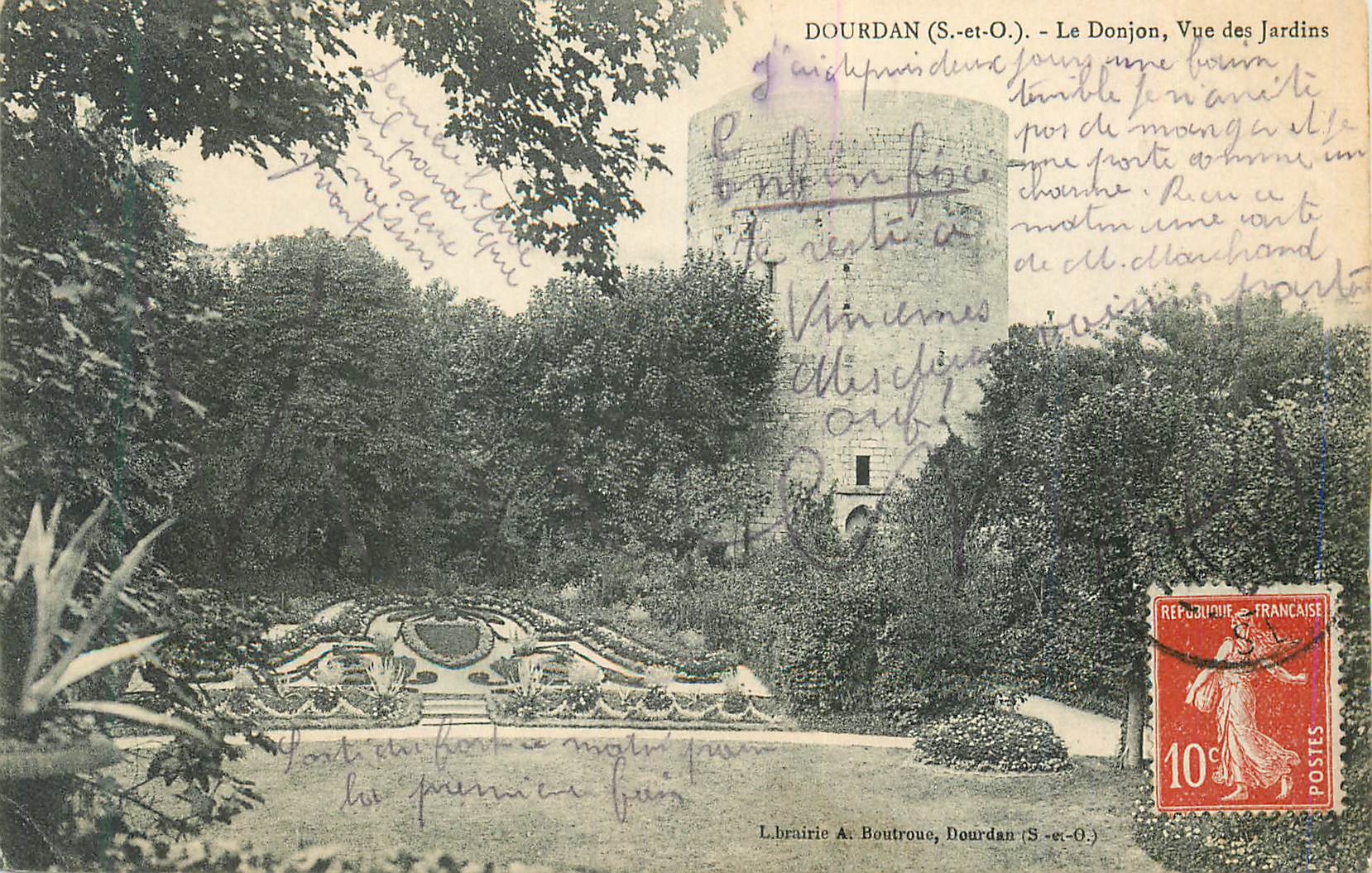 CPA Dourdan (S et O) Le Donjon Vue des Jardins