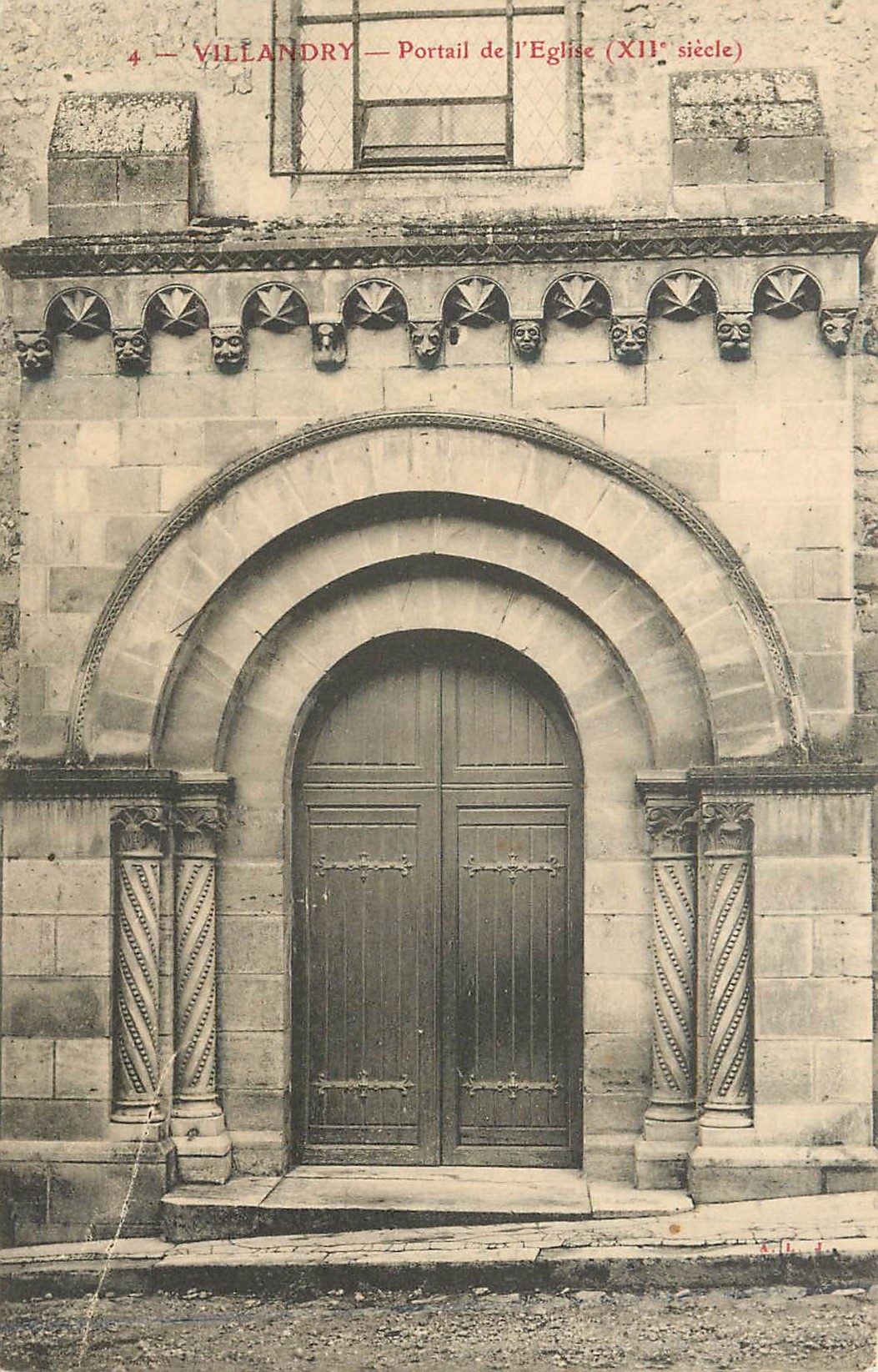 CPA Villandry Portail de l'Eglise (XIIe siecle)