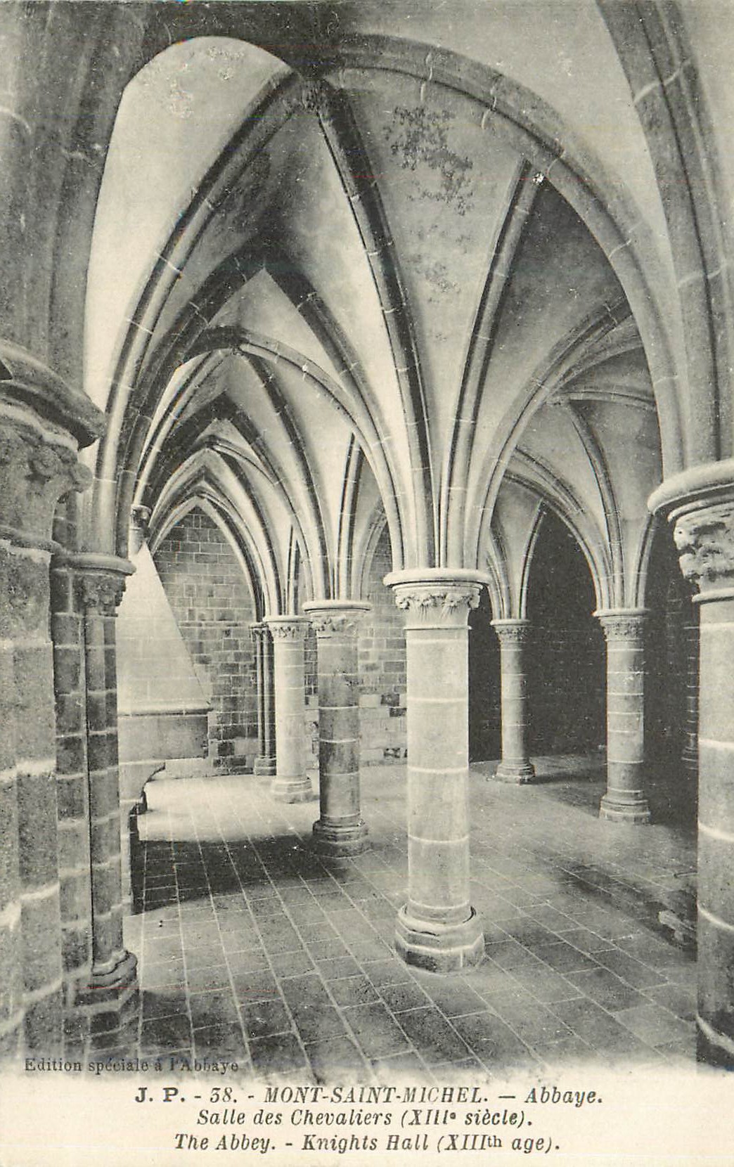 CPA Mont Saint Michel Abbaye Salle des Chevaliers (XIIIe siecle)