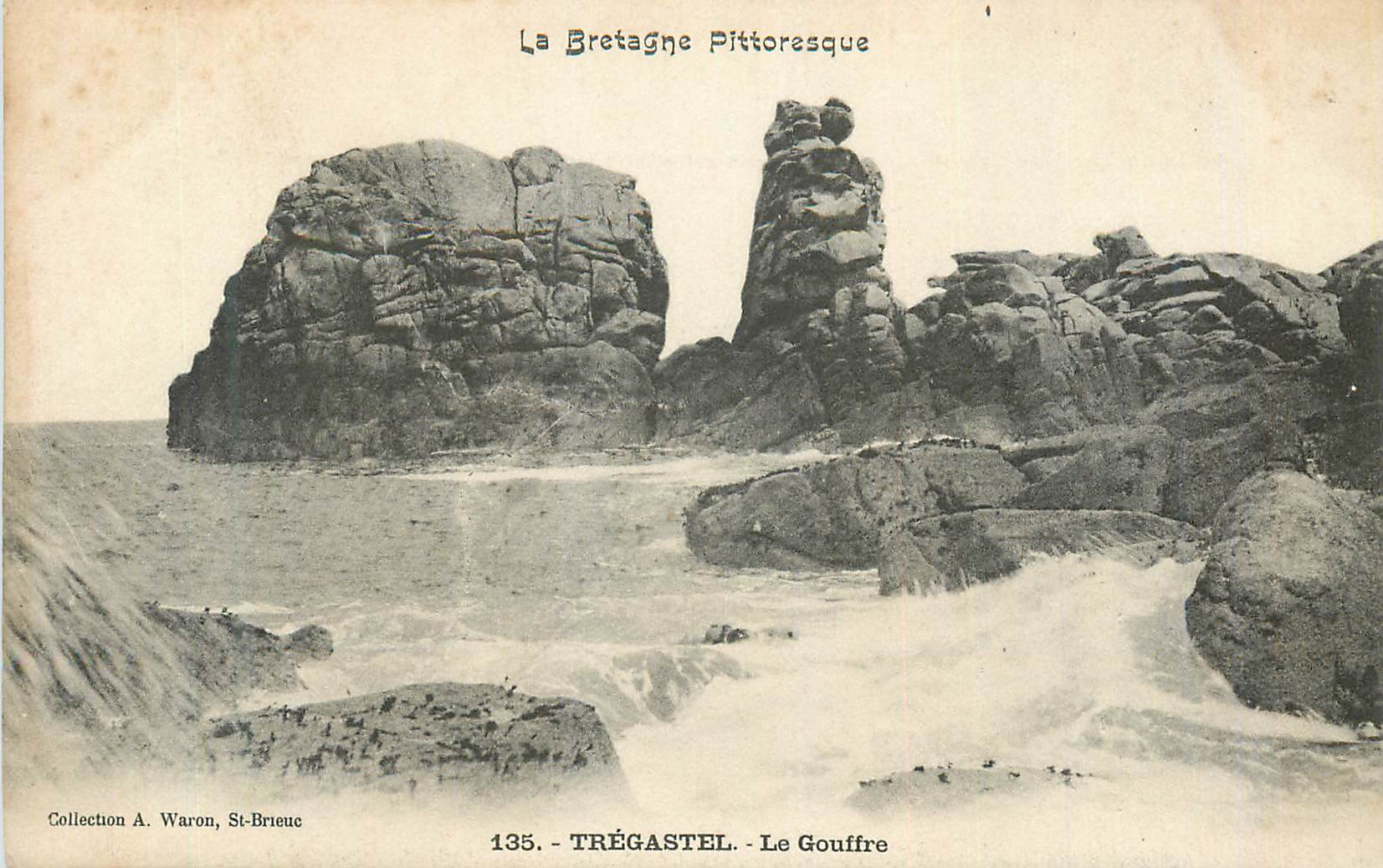 CPA La Bretagne Pittoreque Tregastel Le Gouffre