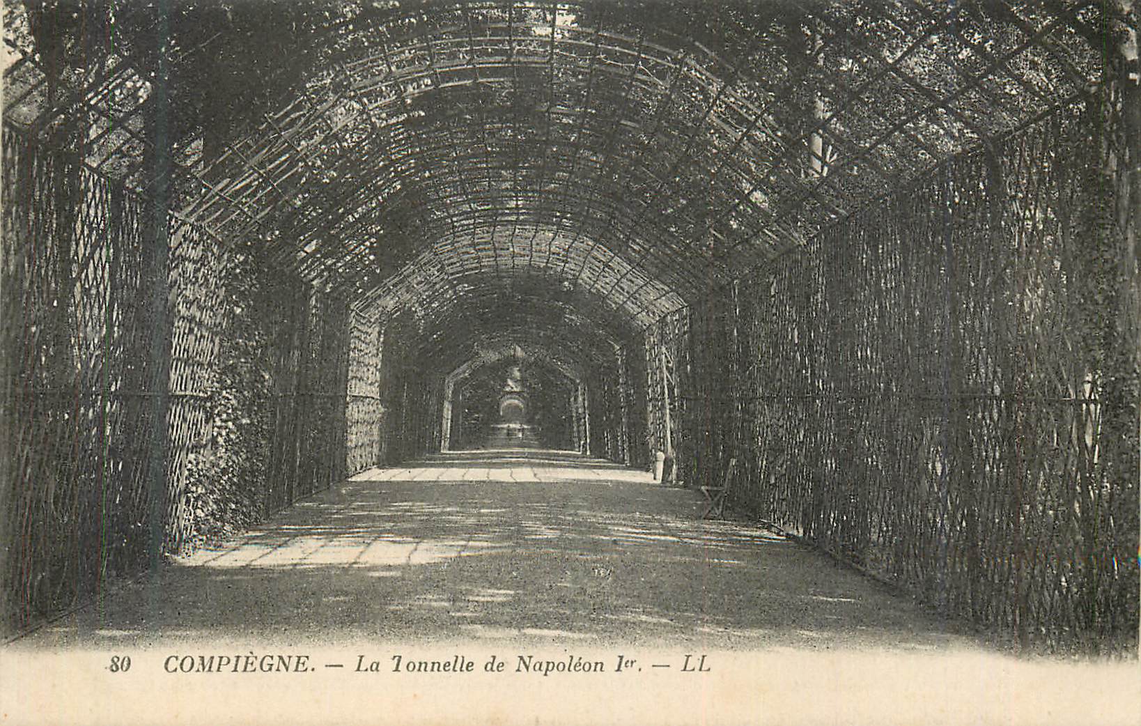 CPA Compiegne La Tonnelle de Napoleon 1er