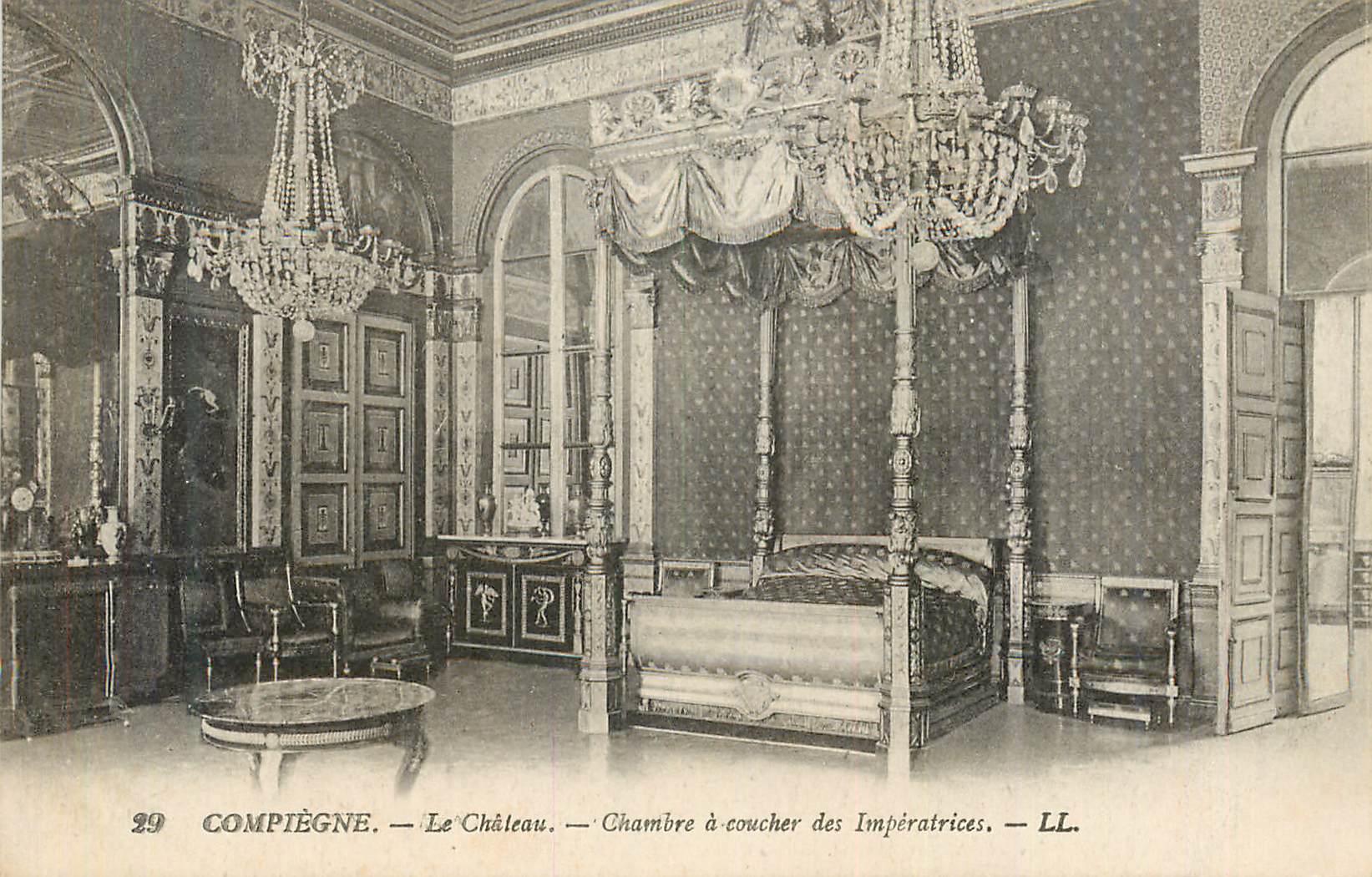 CPA Compiegne Le Chateau Chambre a coucher des Imperatrices