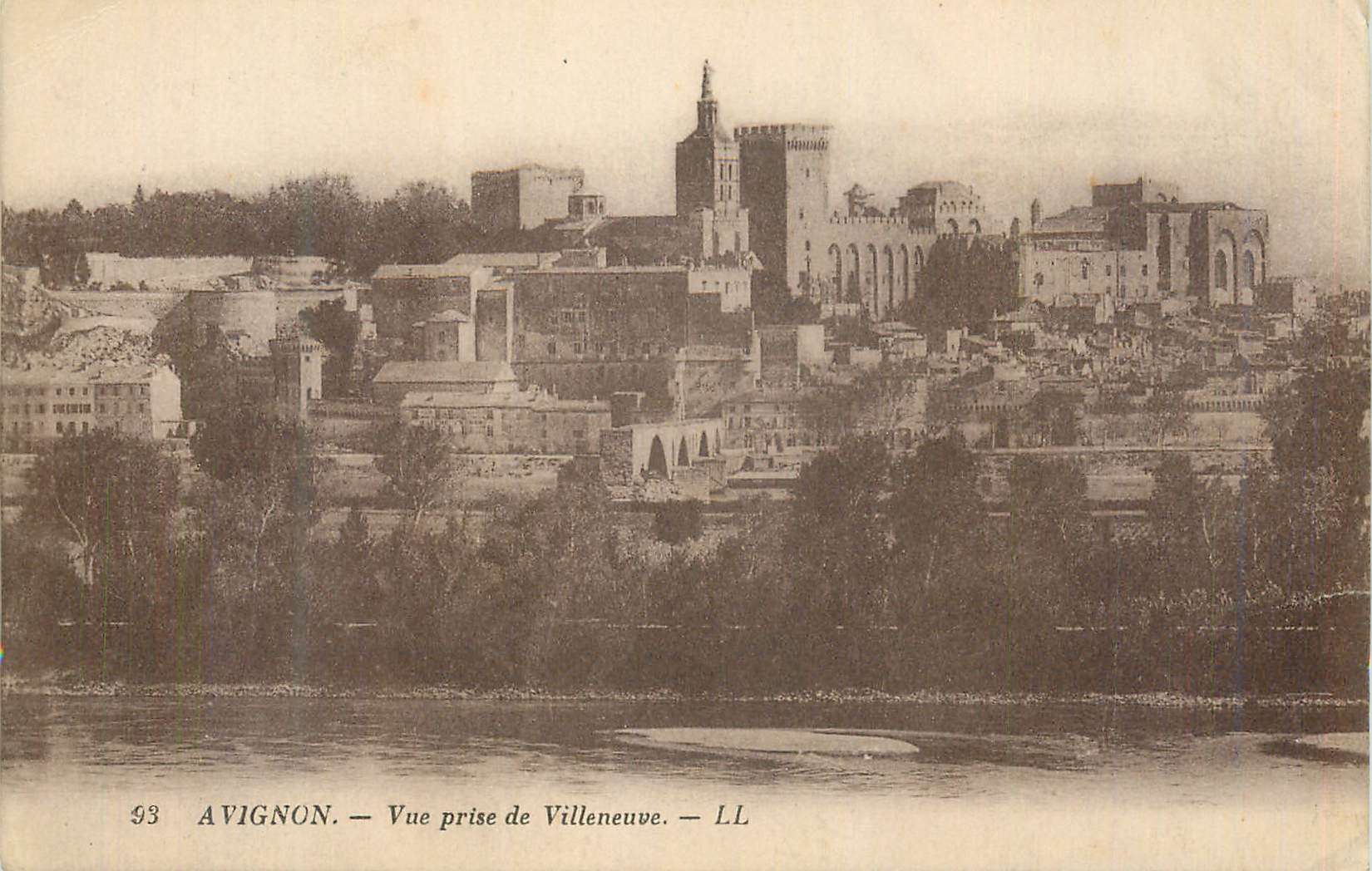 CPA Avignon Vue prise de Villeneuve