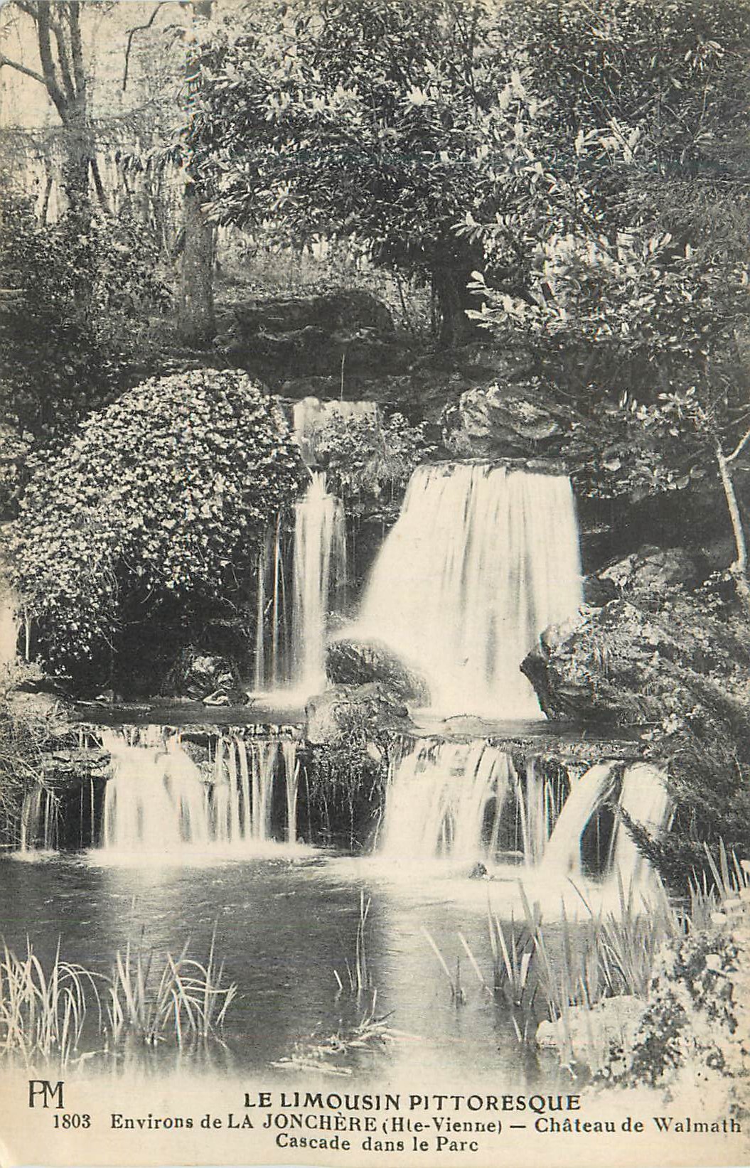 CPA Le Limousin Pittoresque Environs de la Jonchere (Hte Vienne) Chateau de Walmath Cascade dans le Parc